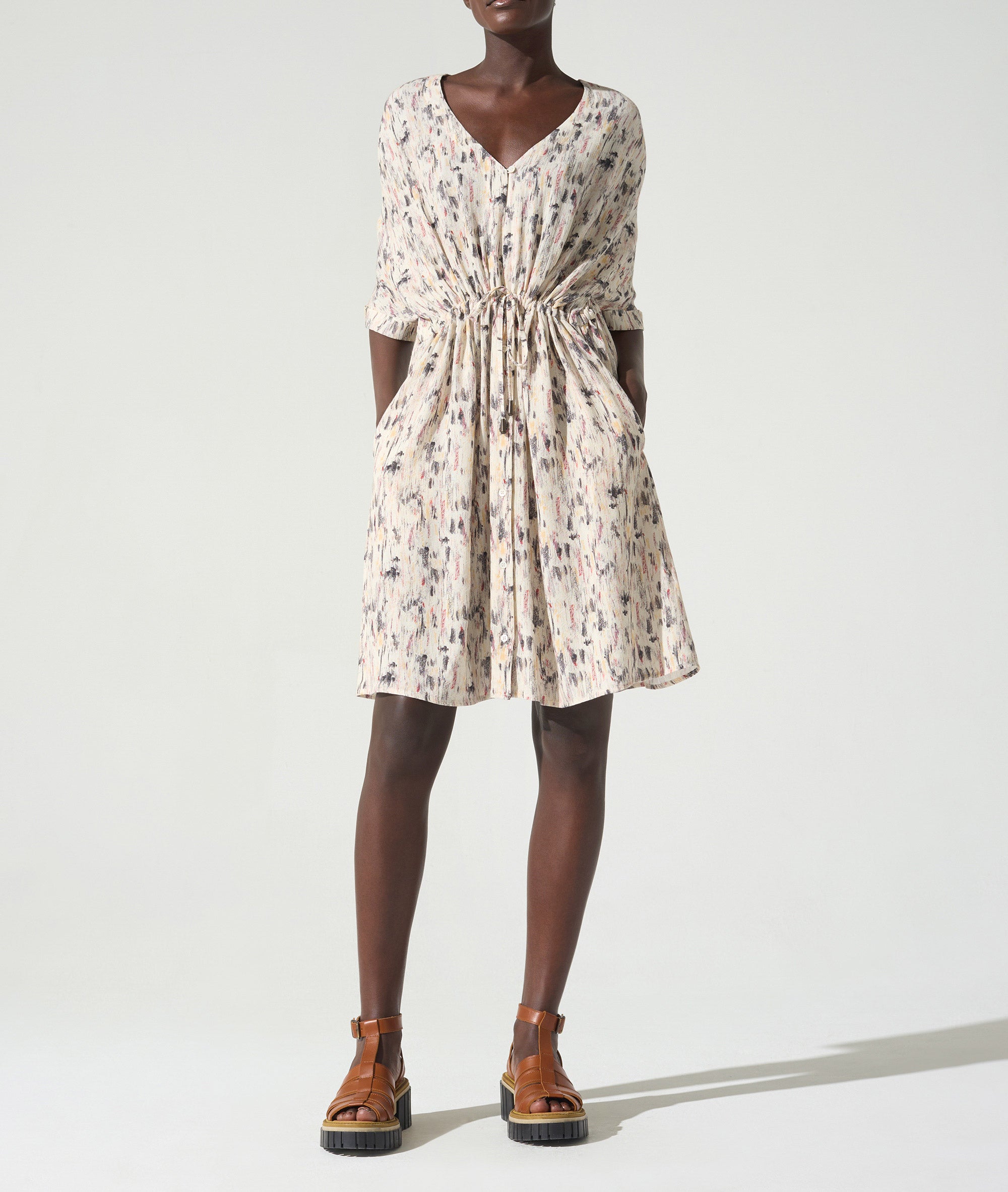 Robe courte encolure V imprimé « En relief » acoté