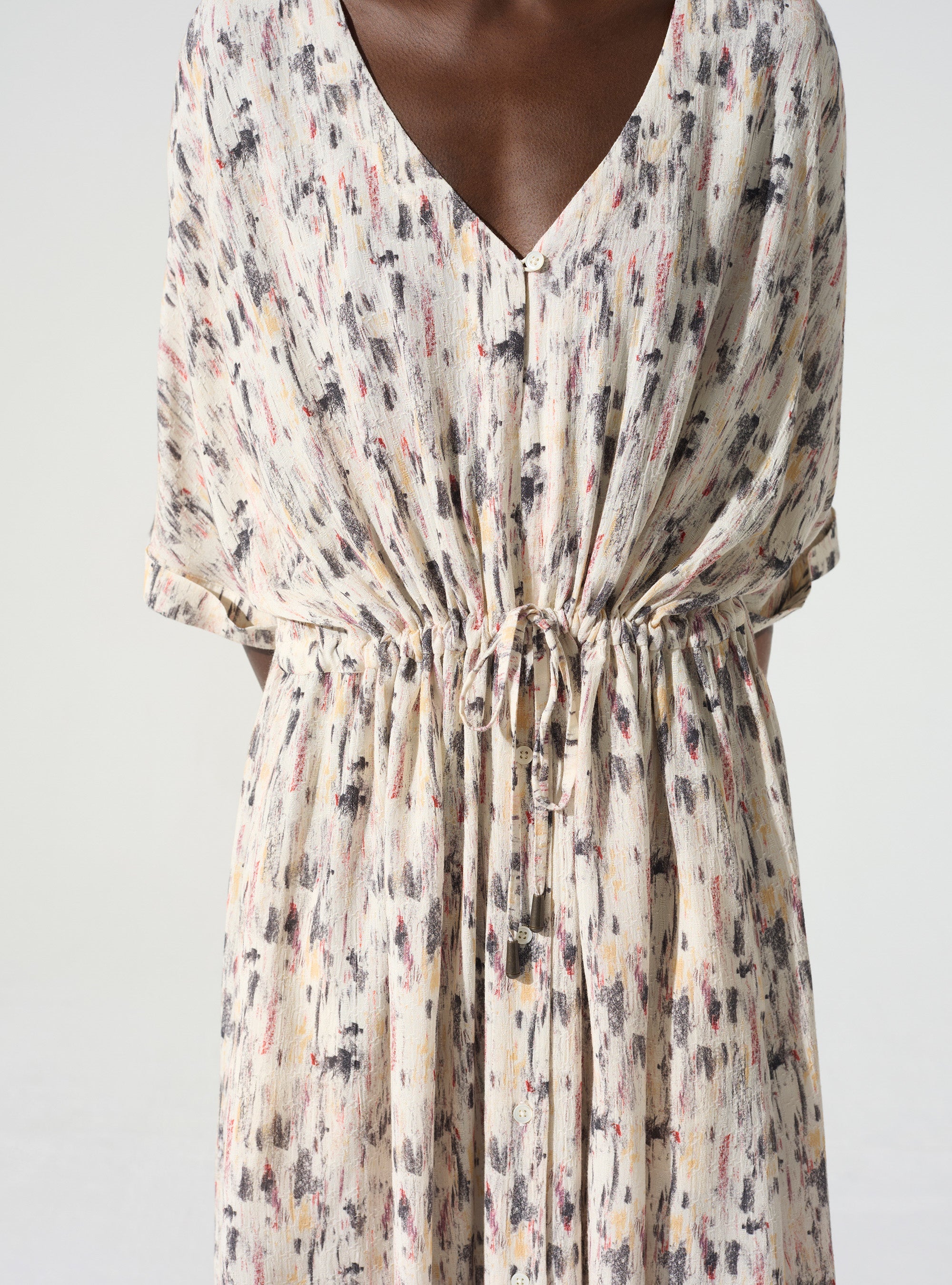 Robe courte encolure V imprimé « En relief »