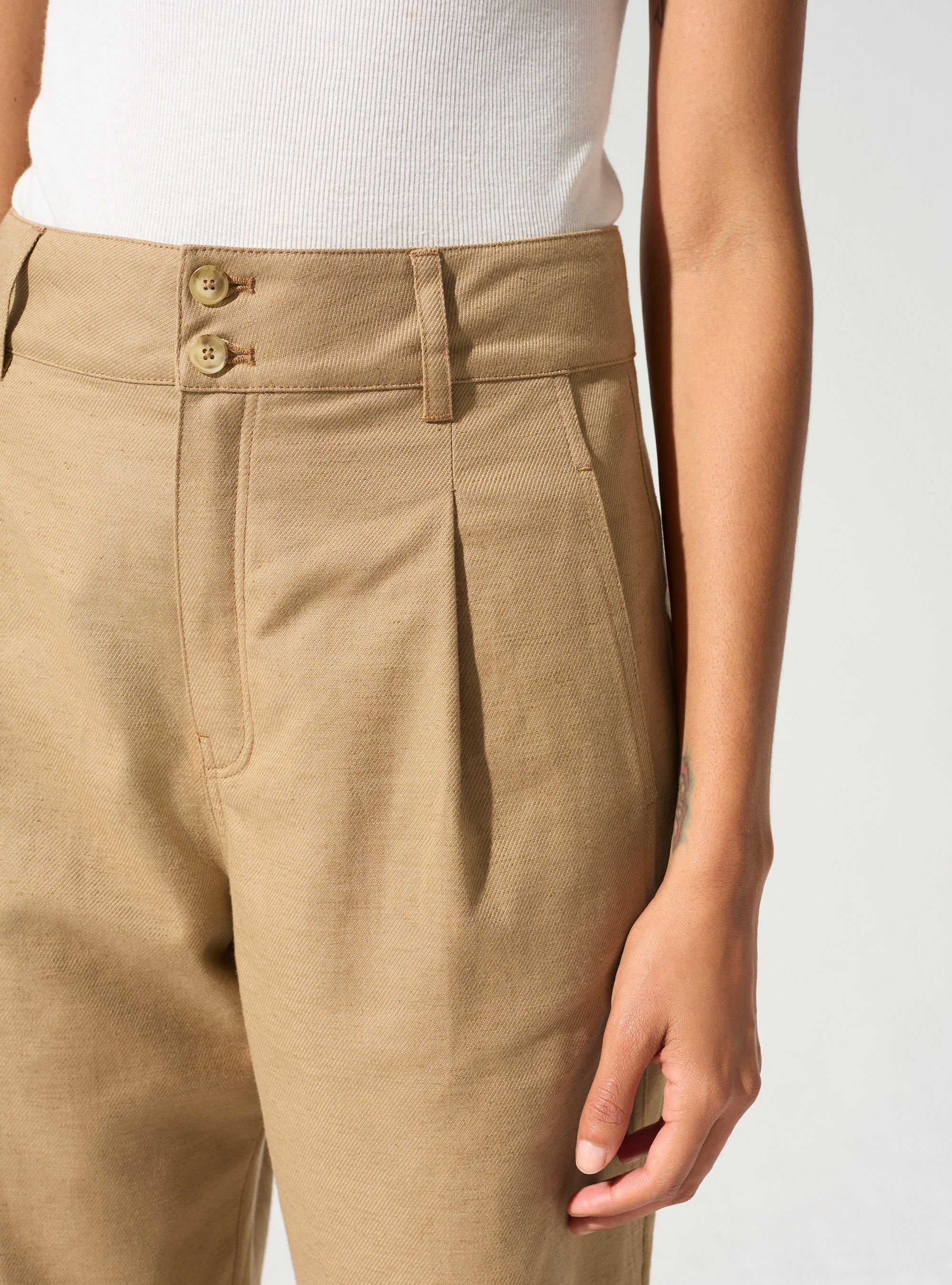 Schmal zulaufende Hose