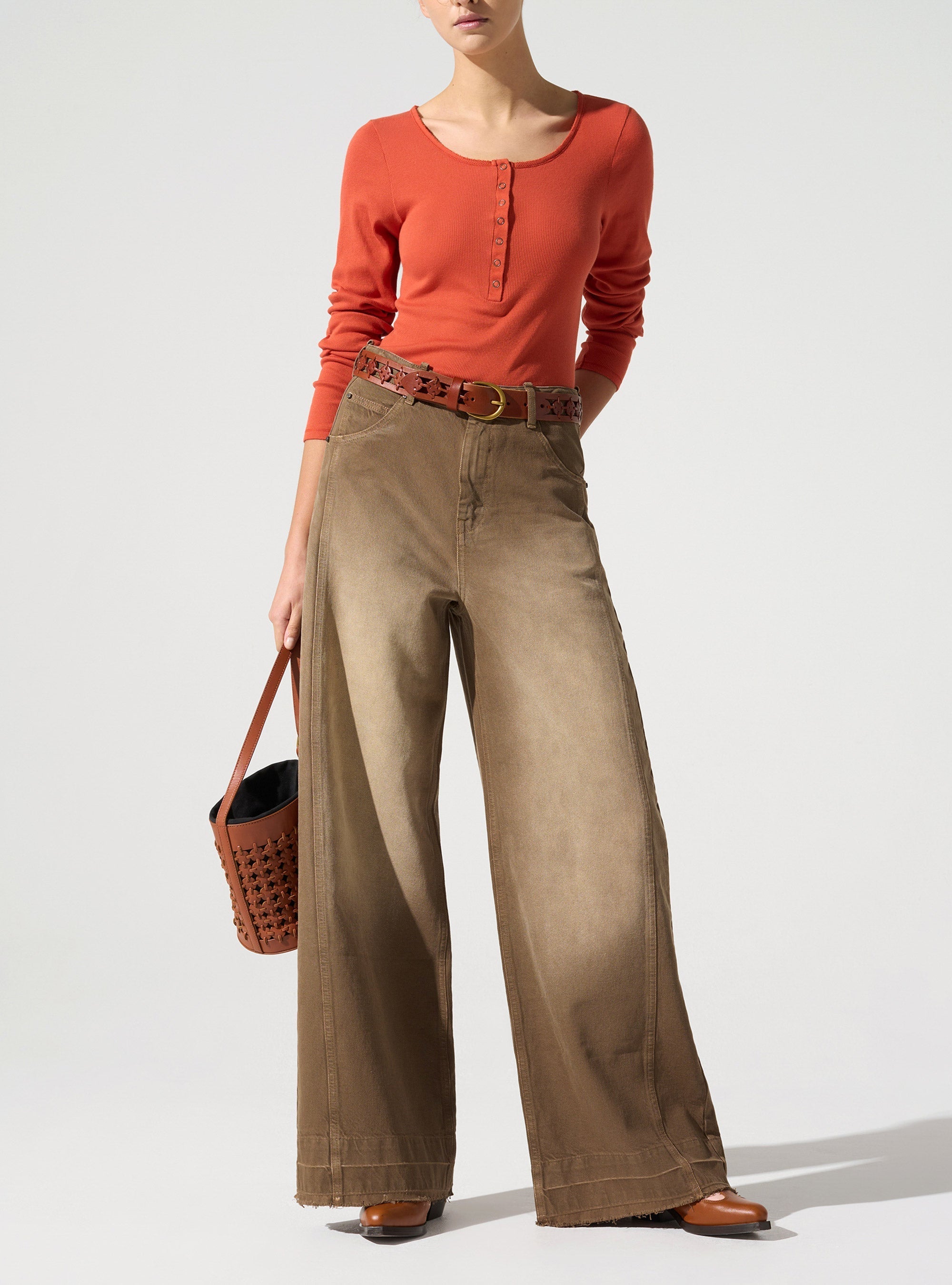 Jean large taille haute acoté