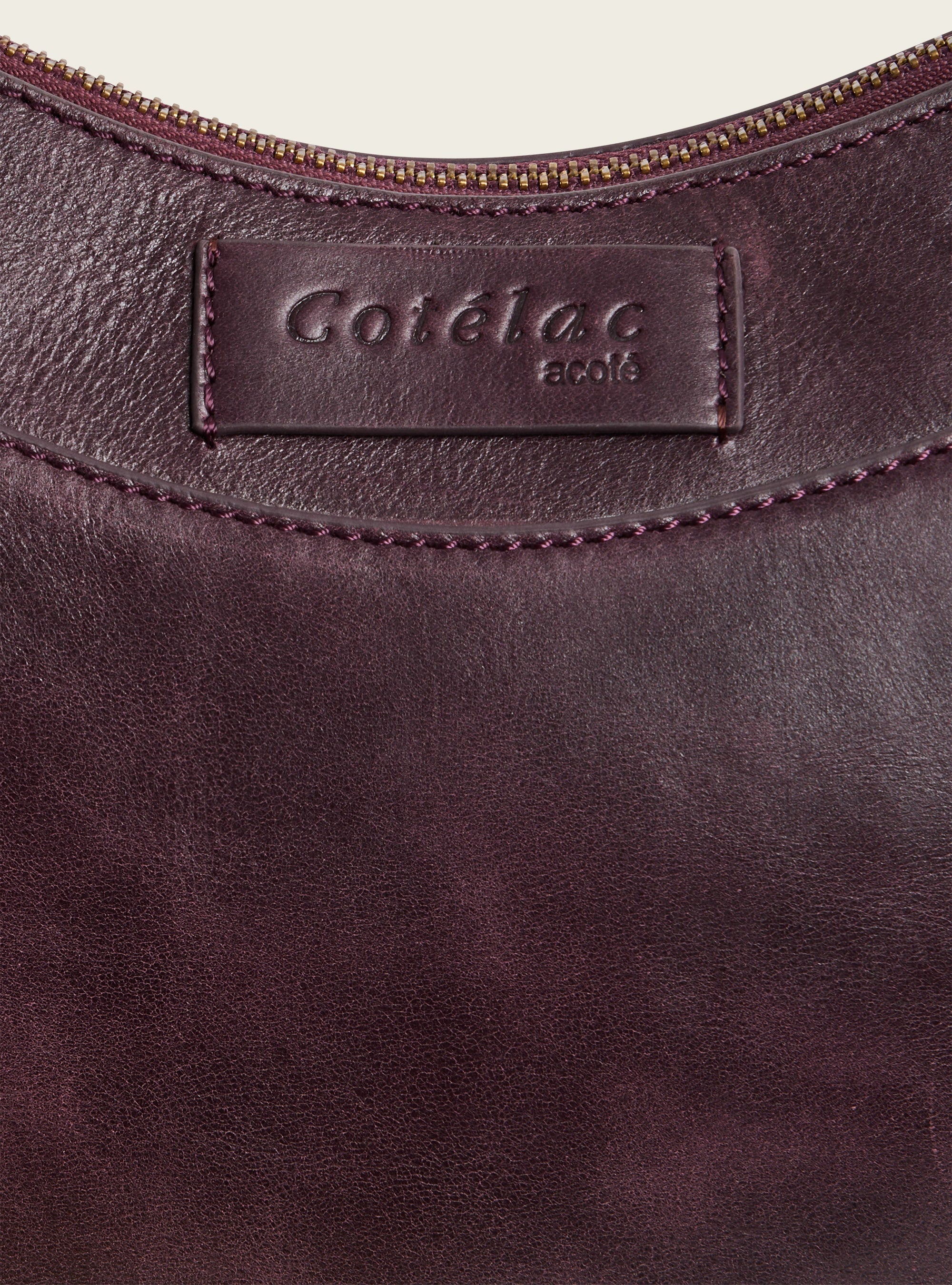 Mini sac en cuir patiné acoté