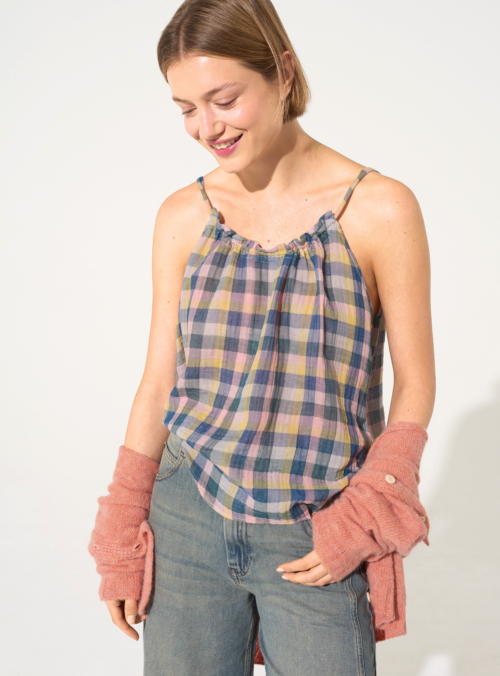 Locker sitzendes blaues Baumwoll-Tanktop