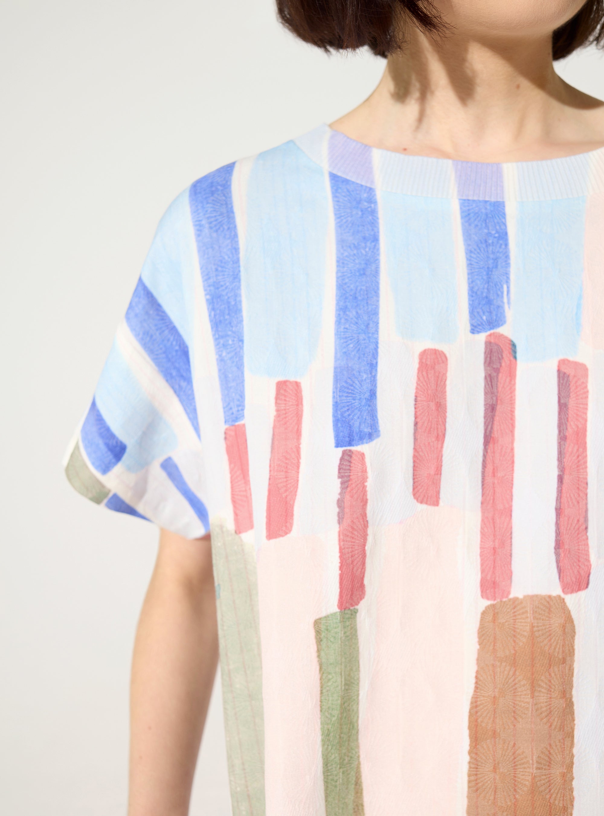 Pleated and sublimated blue dress