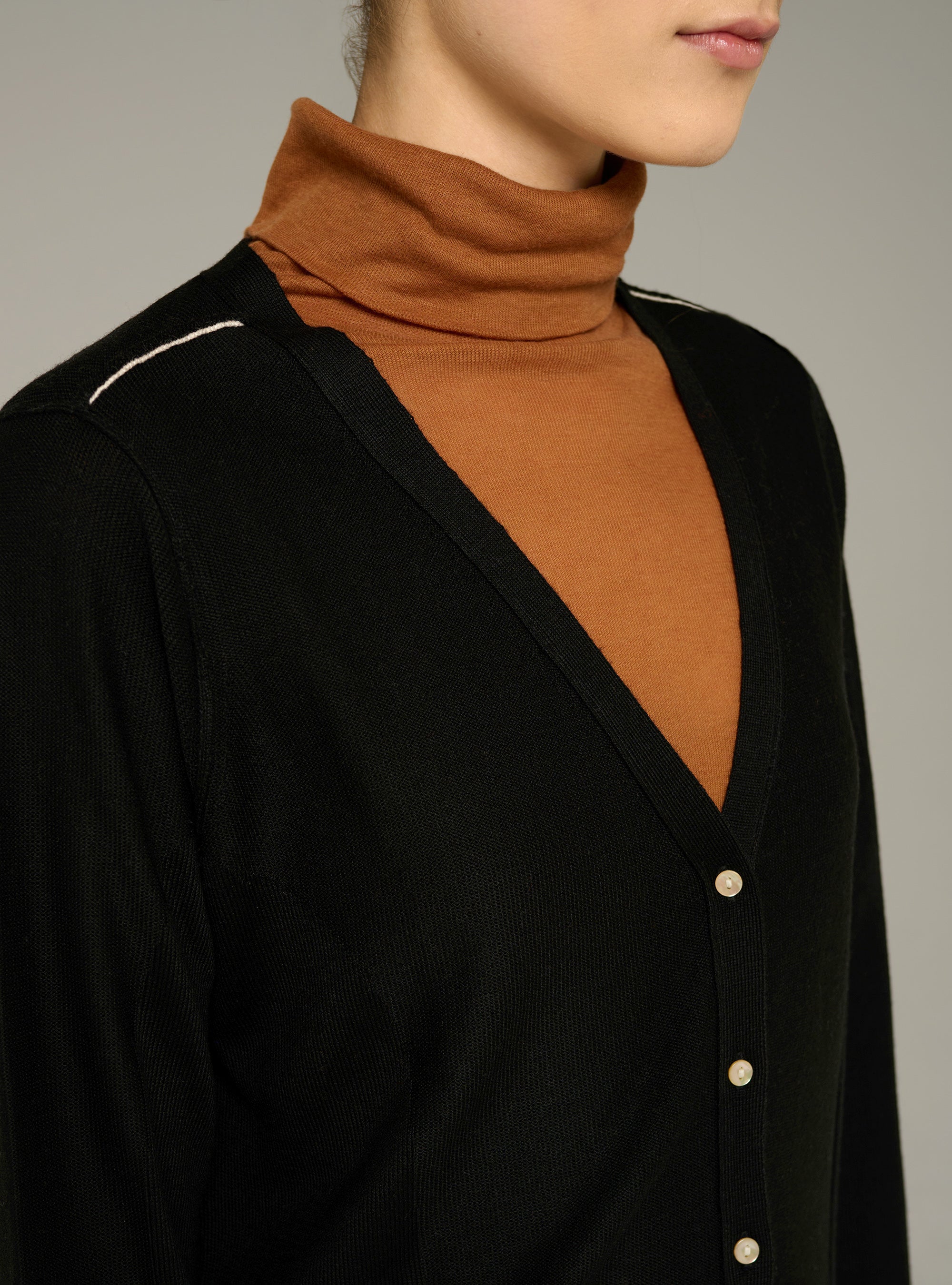 Cotélac acoté cardigan col v maille fine en laine
