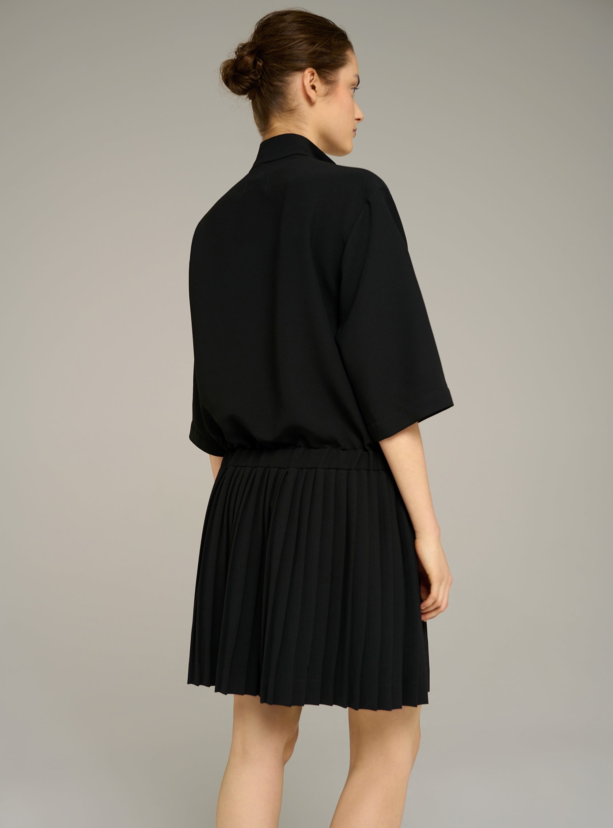 Cotélac acoté robe courte droite plissée