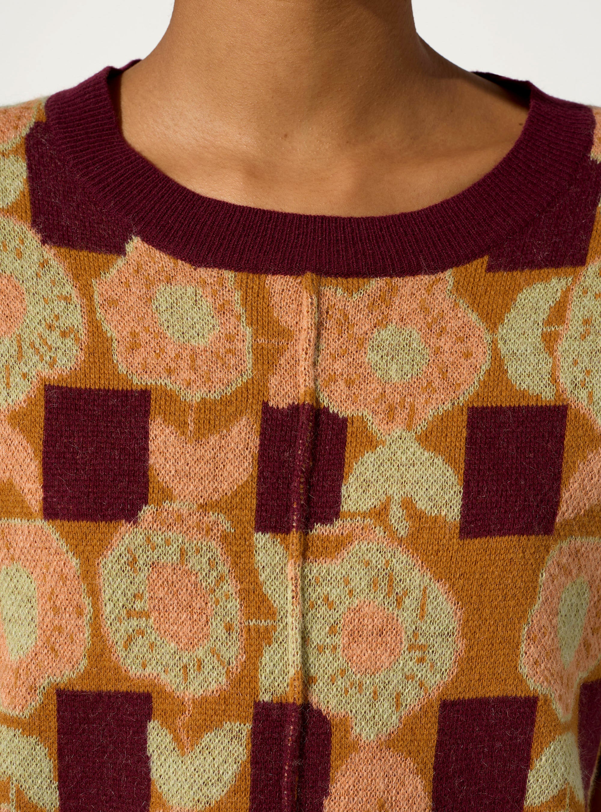 Short sleeve sweater