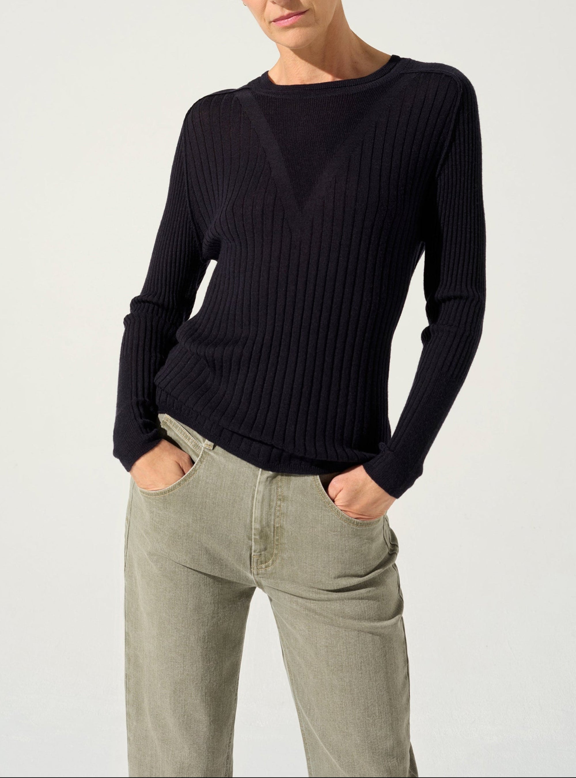 Taillierter Pullover