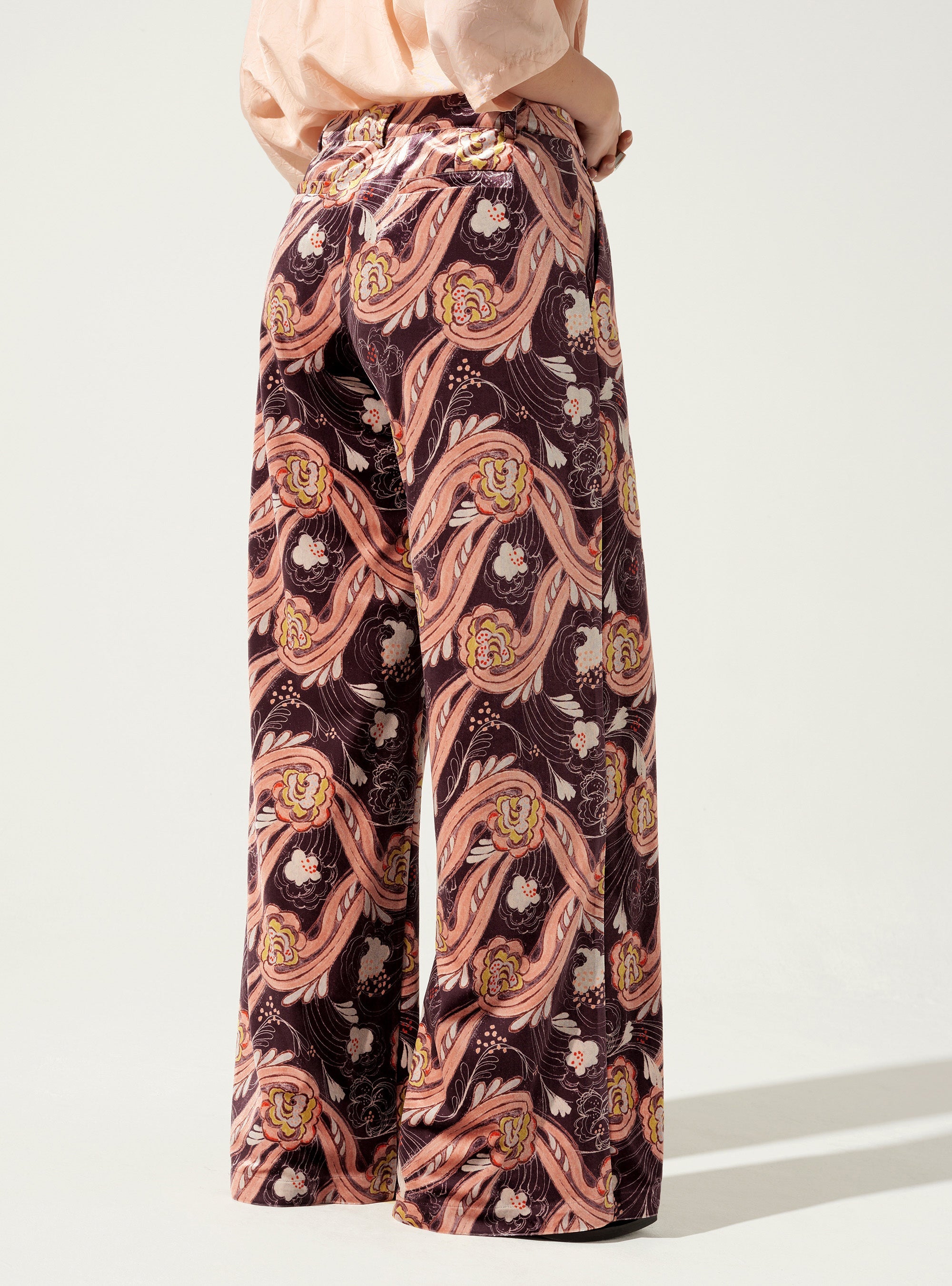 Hose mit weitem Bein