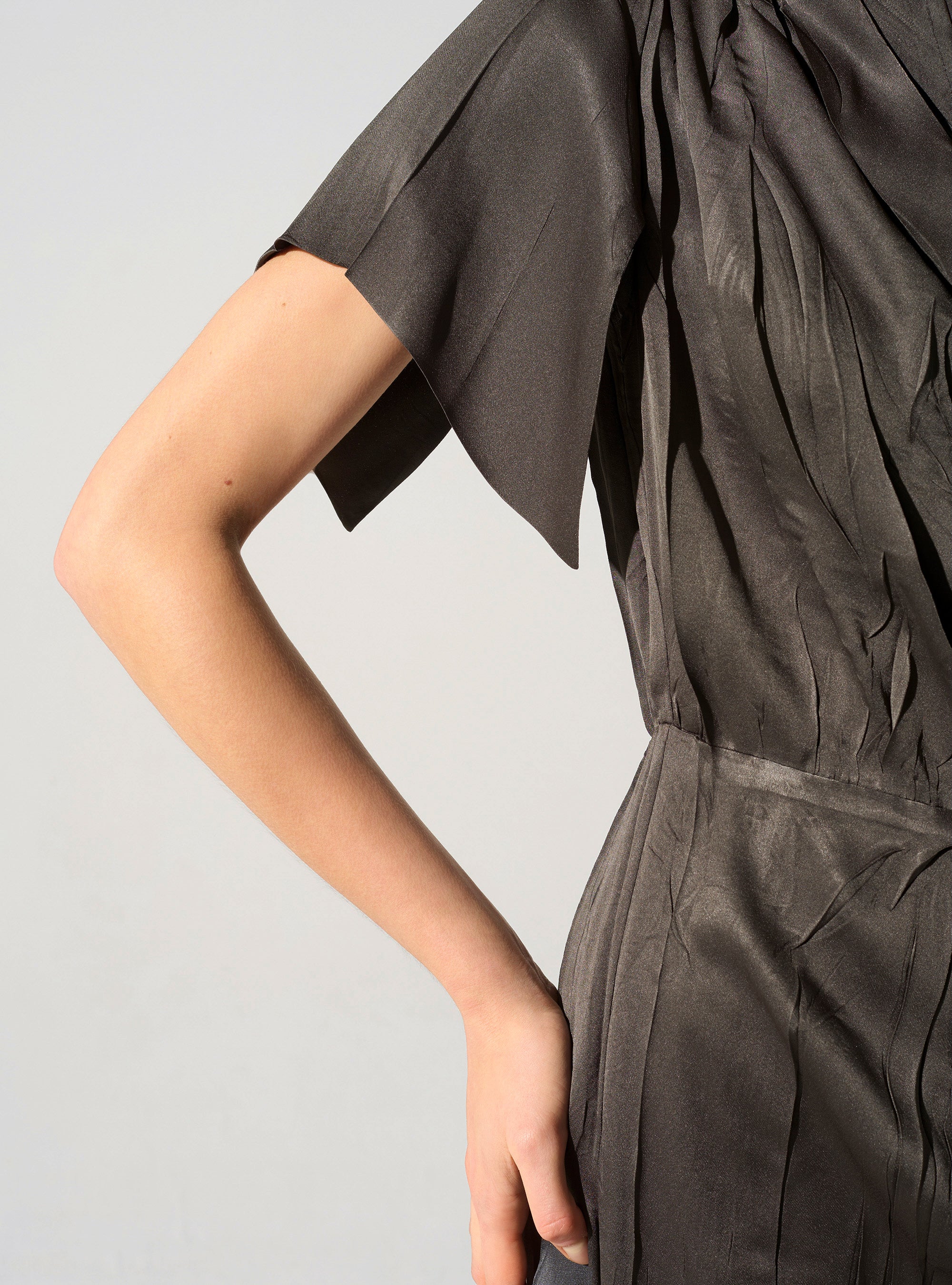 Robe manches fendues