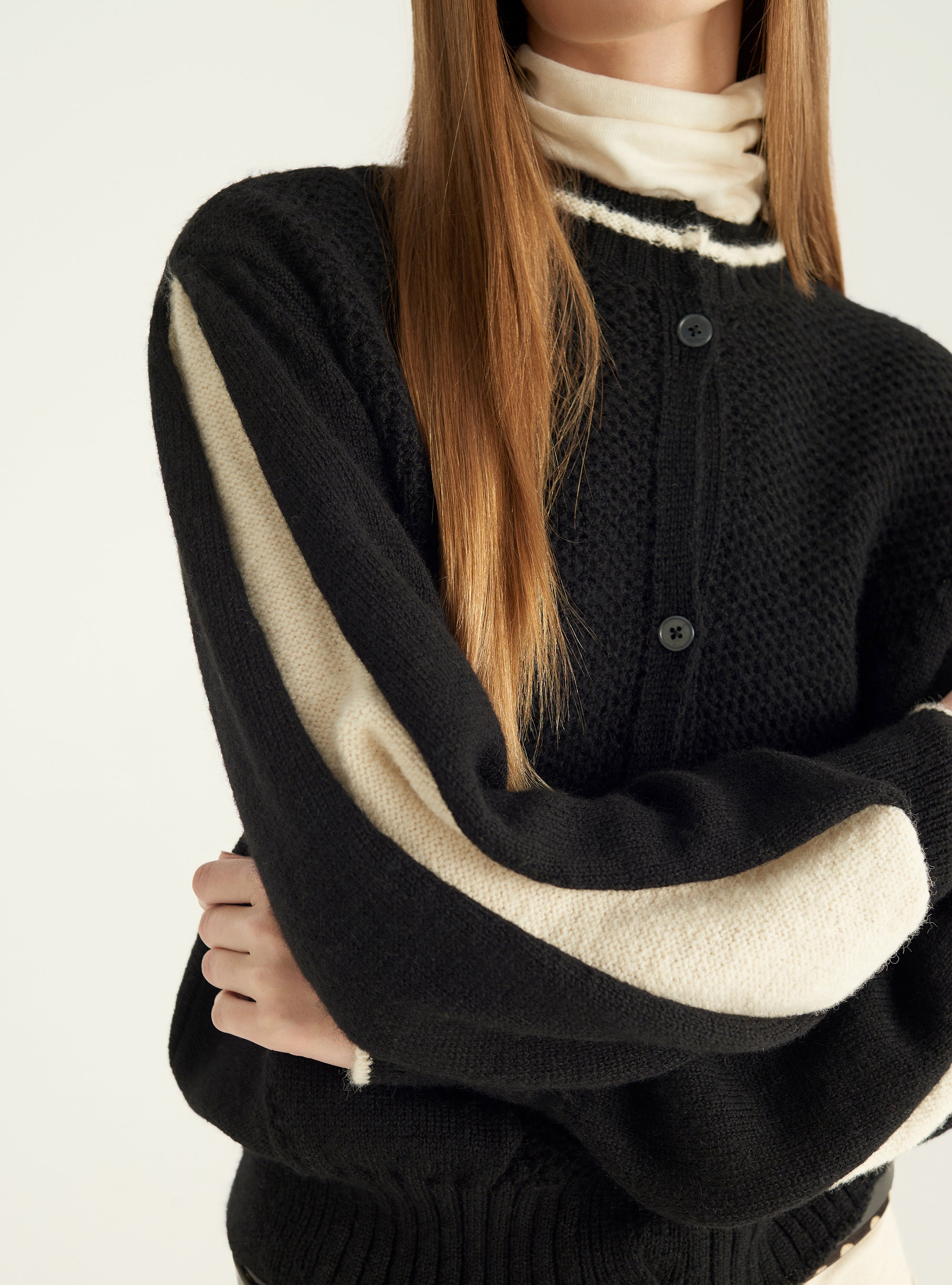 Strickjacke im Bomber-Stil