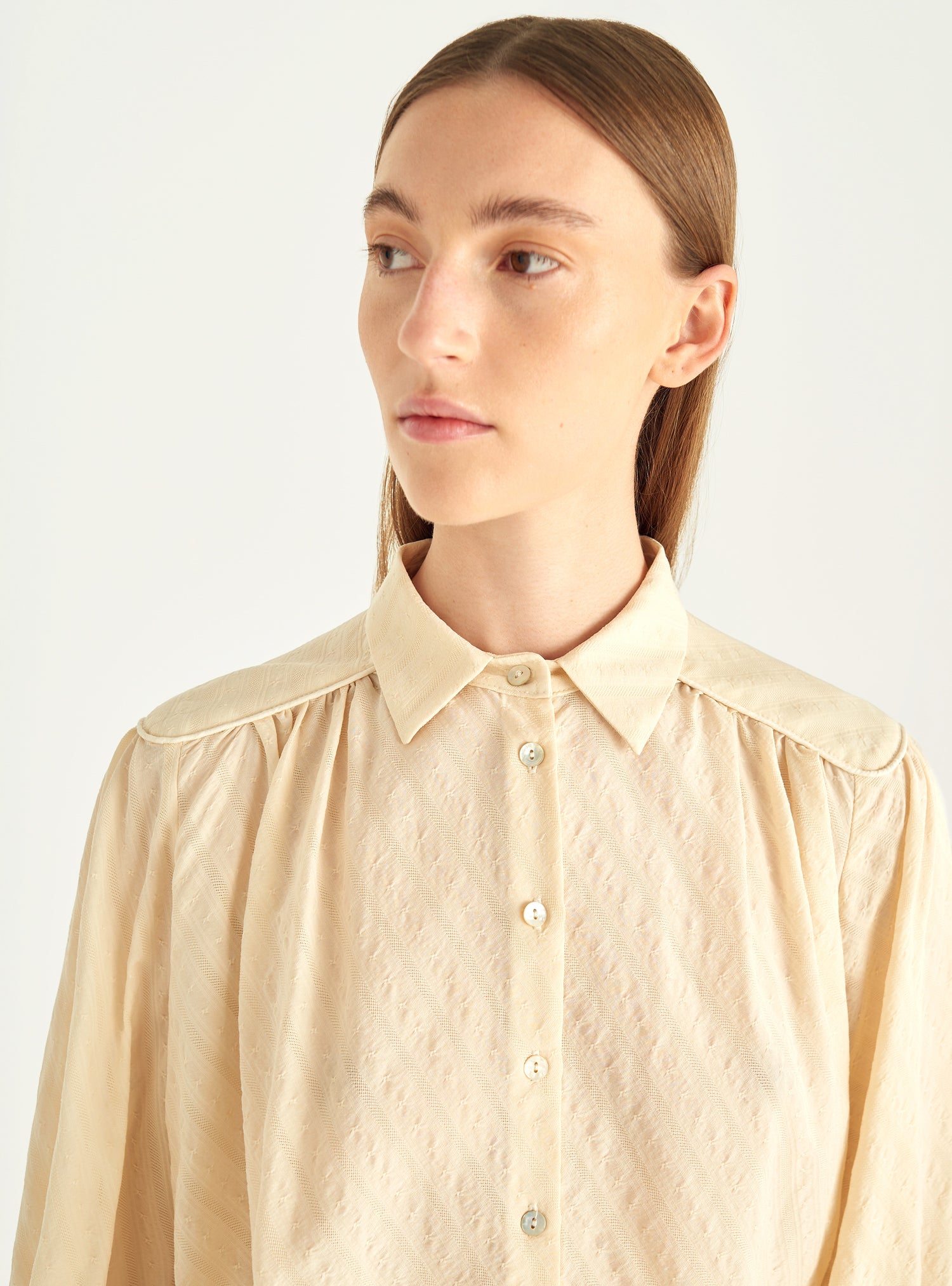 Blouse romantique en laine et soie