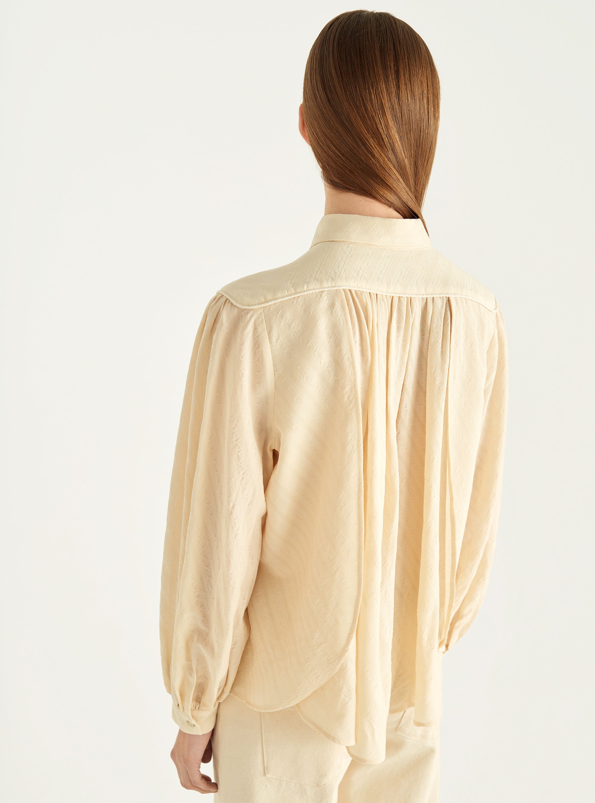 Romantische Bluse aus Wolle und Seide