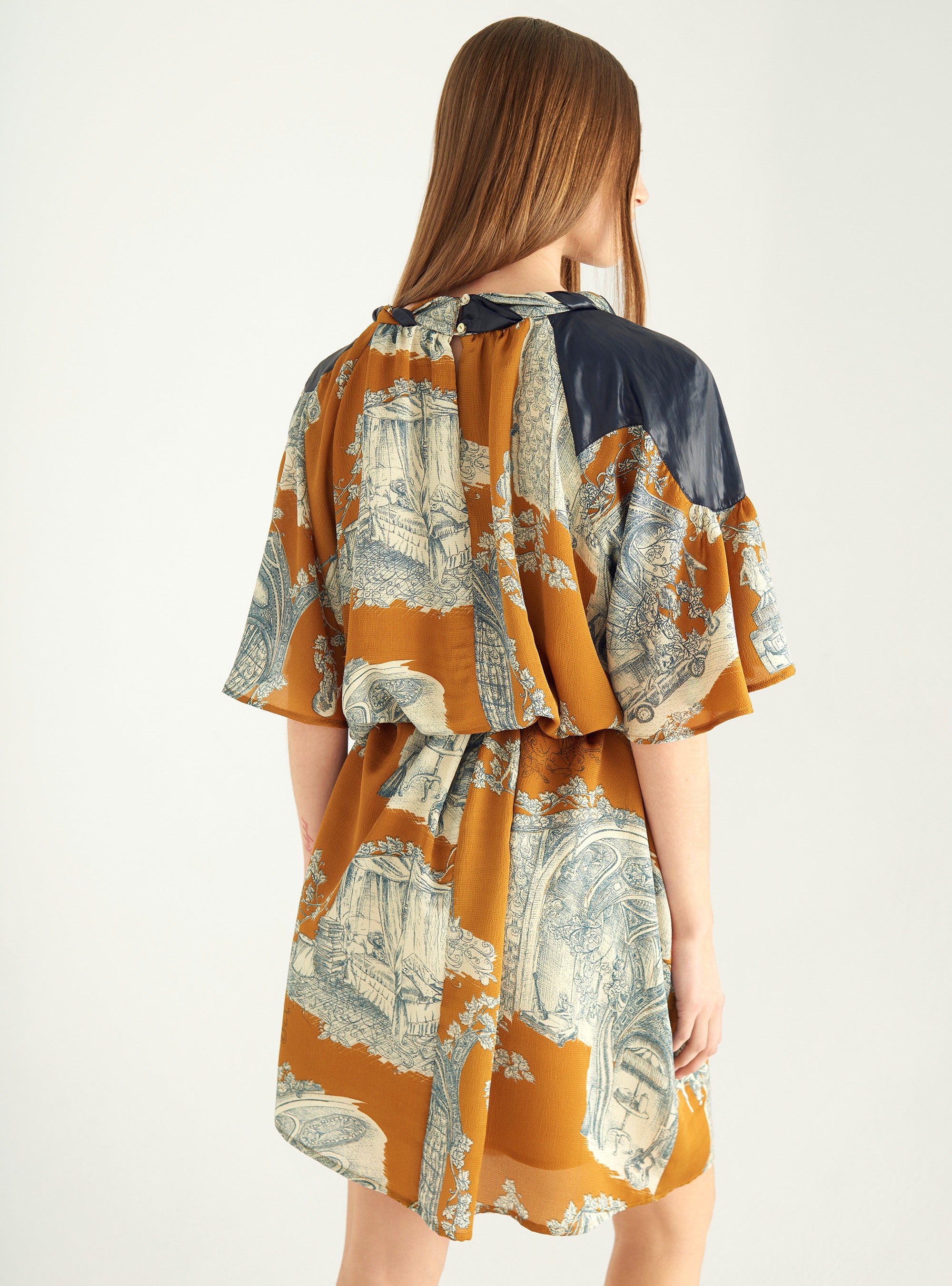 Robe imprimée façonné
