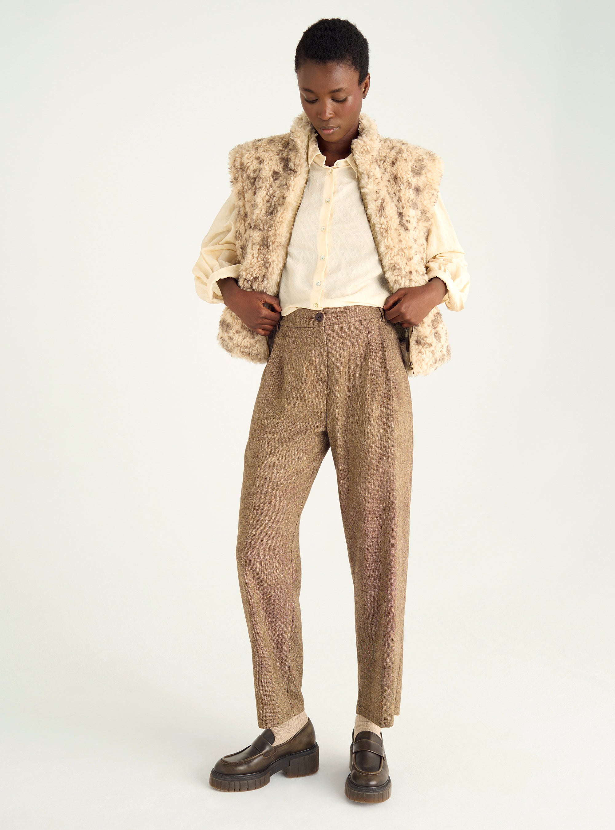 Karottenhose aus meliertem Wolltweed