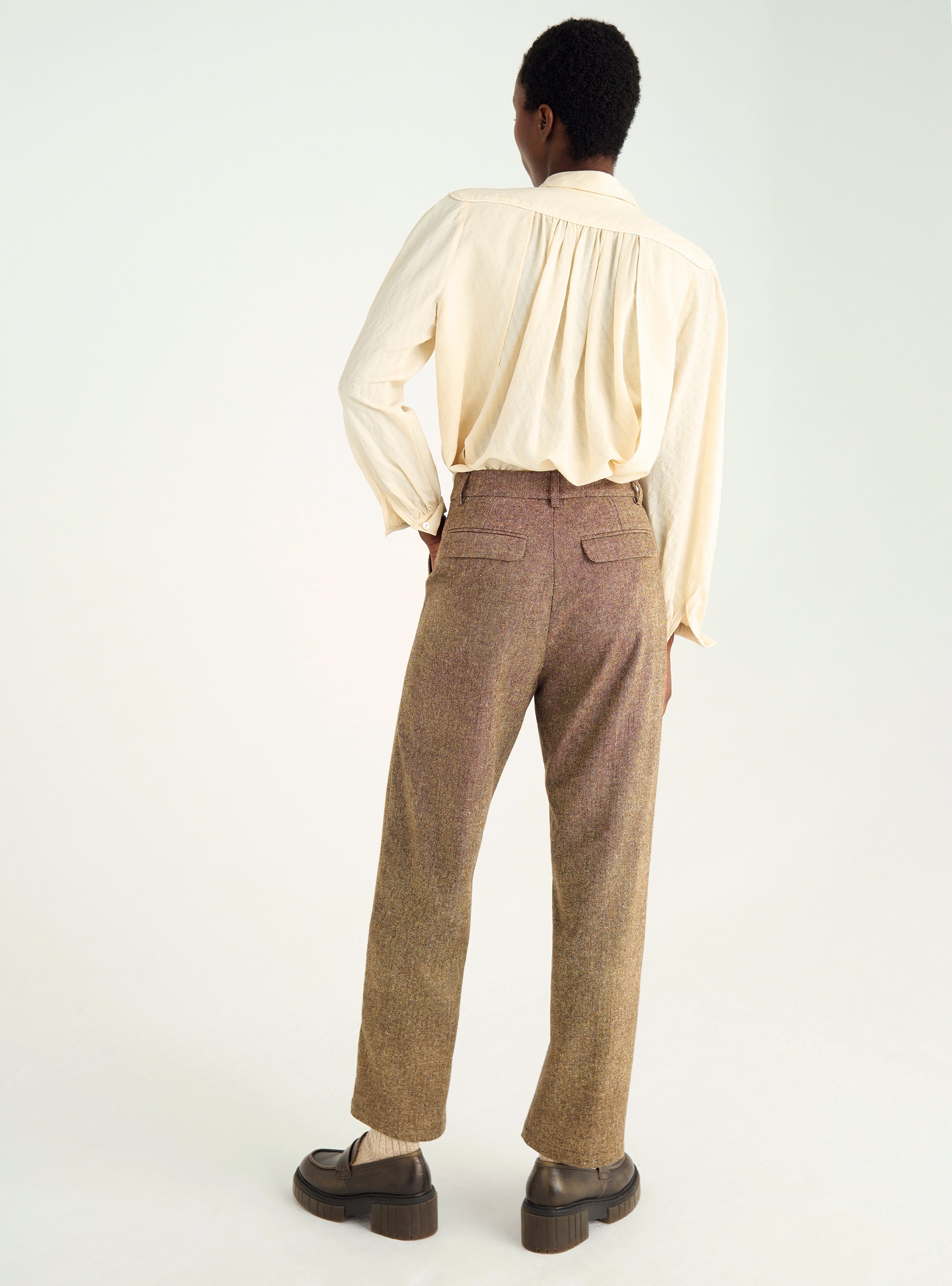 Karottenhose aus meliertem Wolltweed