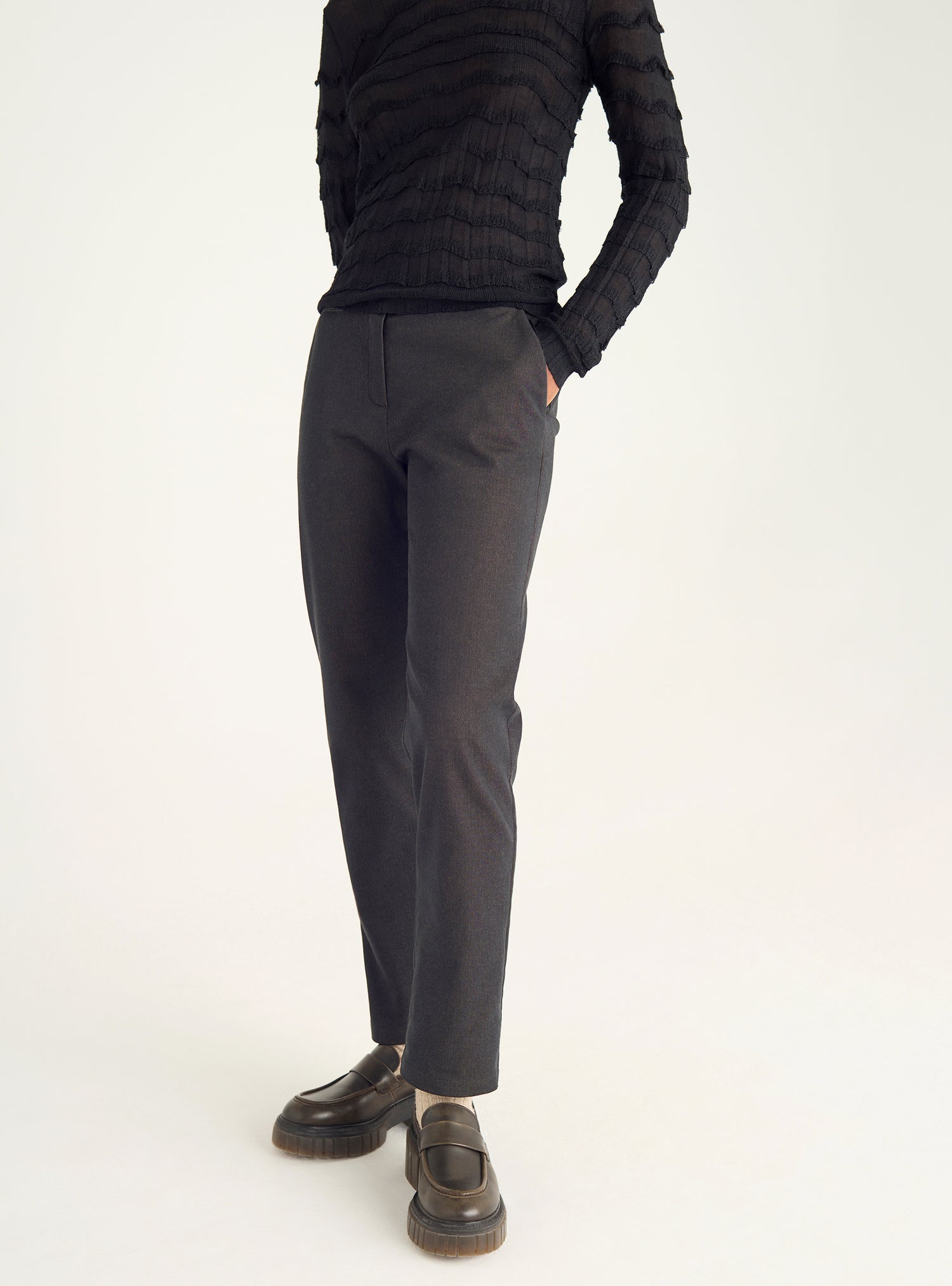 Pantalon droit près du corps