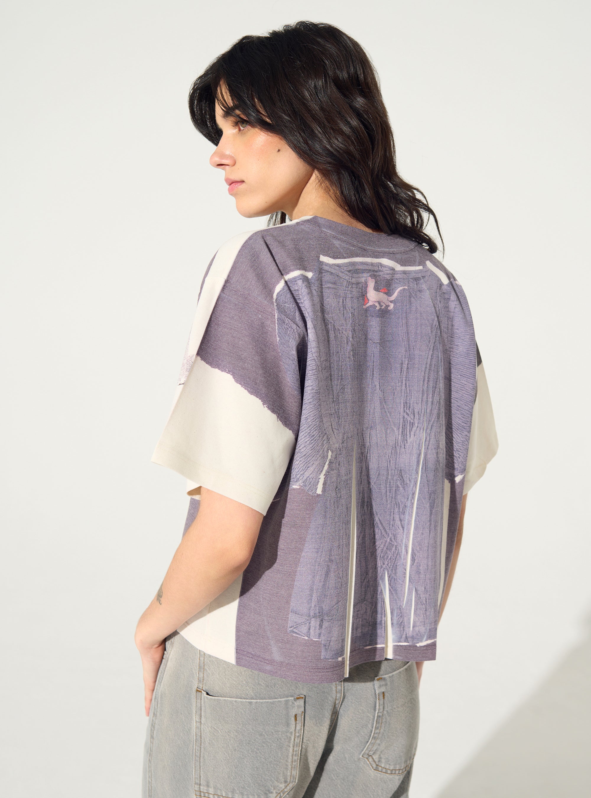 Blaues, sublimiertes, tailliertes T-Shirt