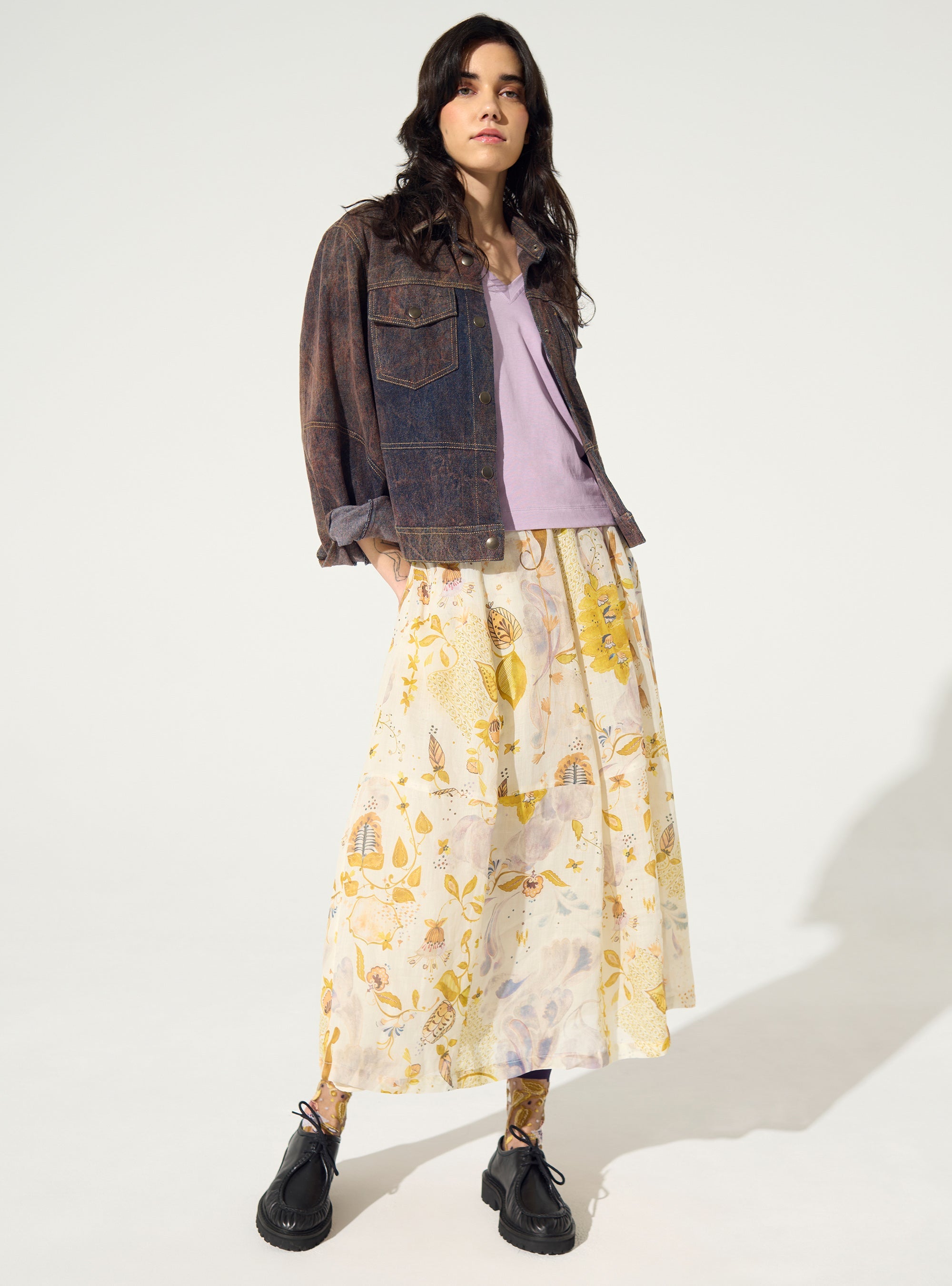 Wide white printed skirt