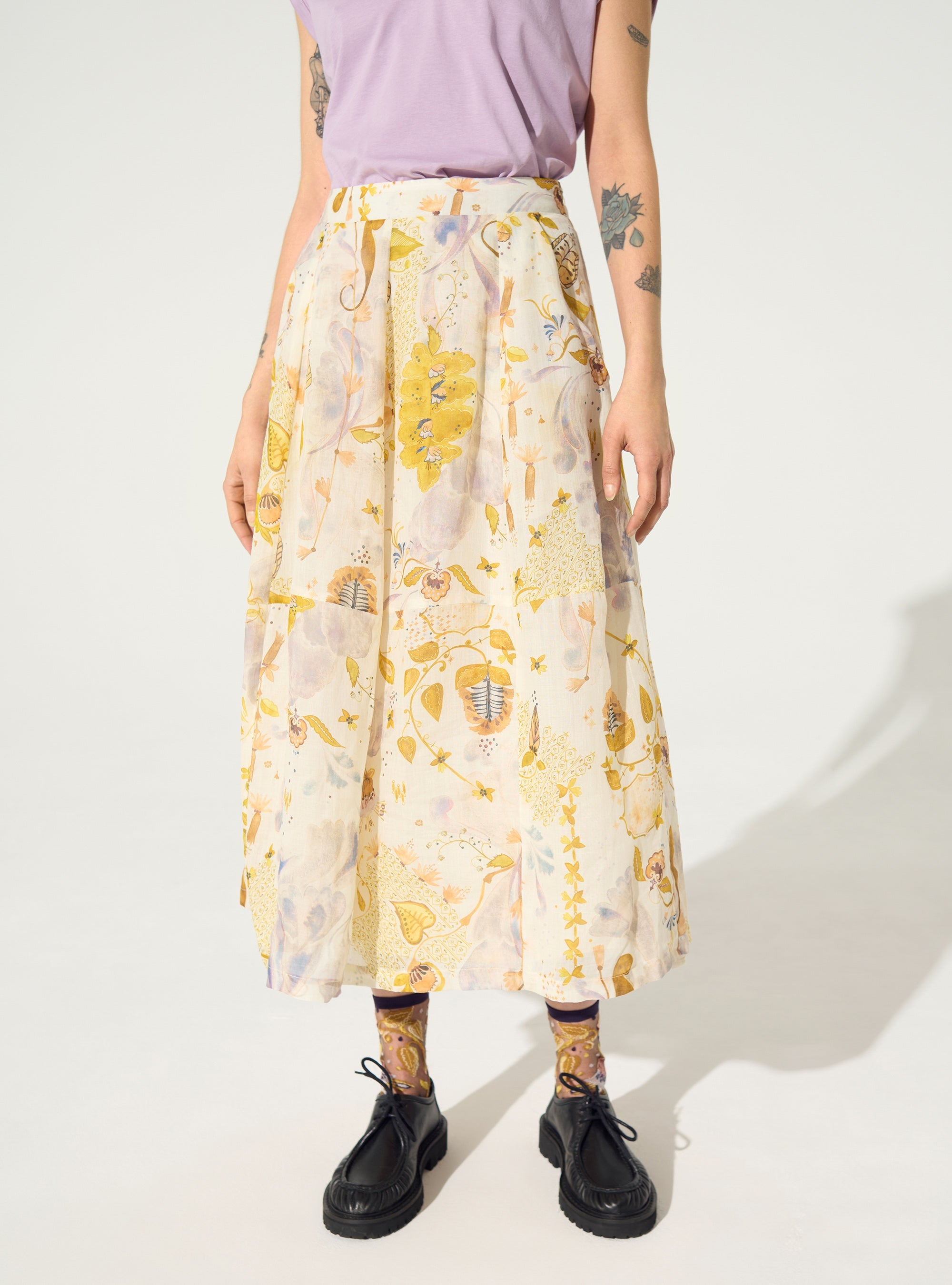 Wide white printed skirt