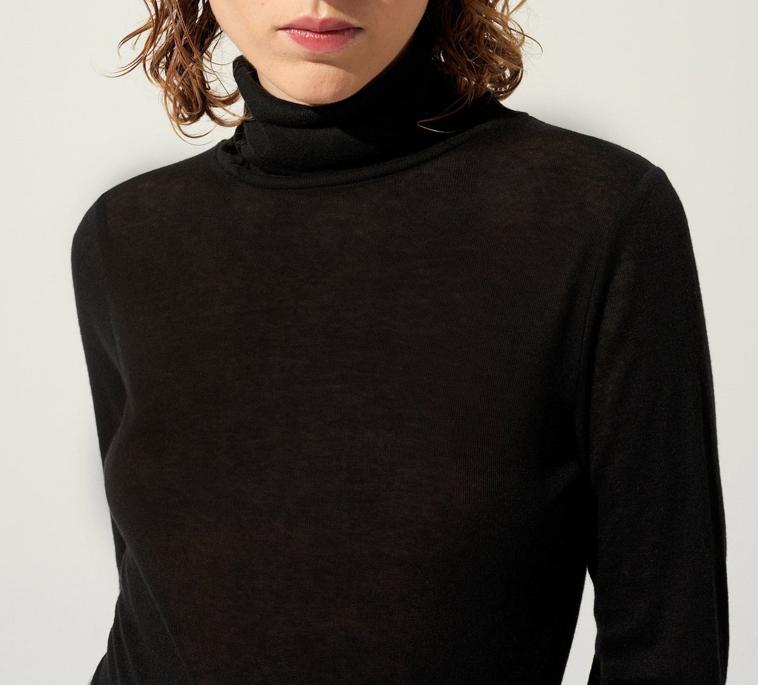 T-shirt col roulé acoté 