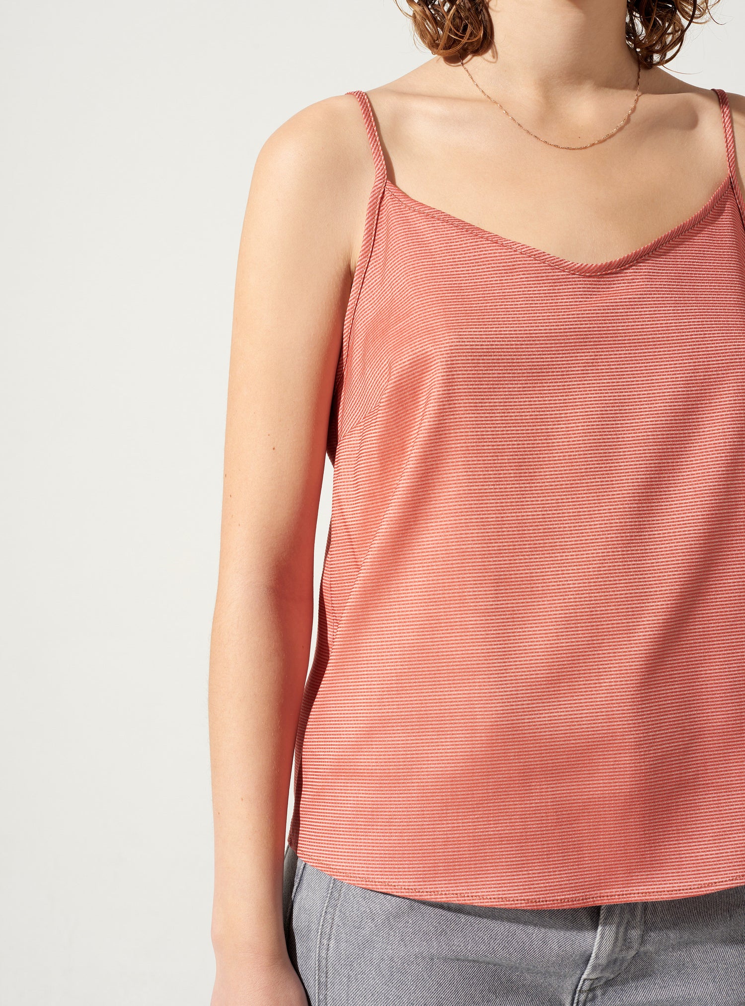 Ausgestelltes Tanktop