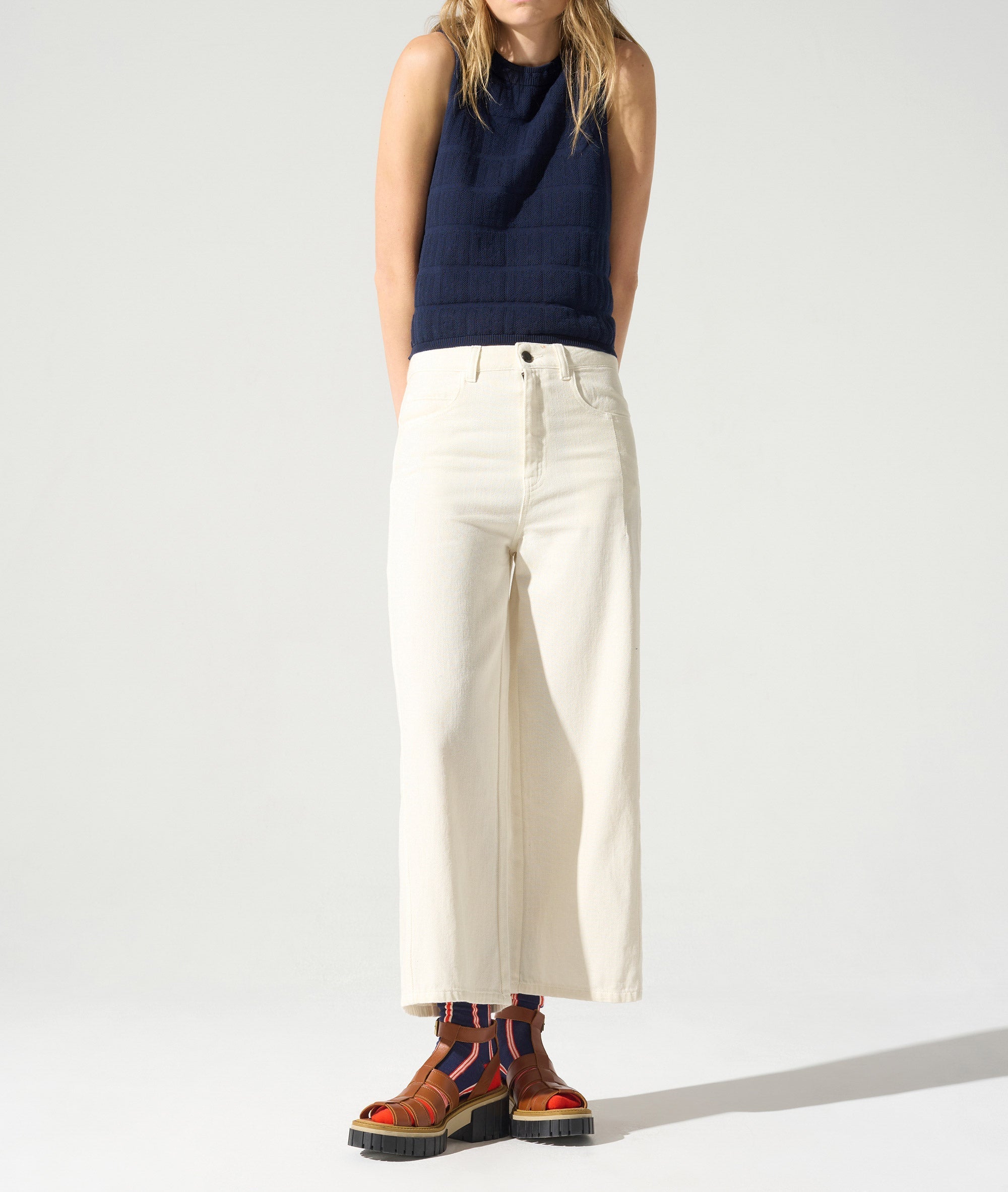 Pull sans manches acoté 