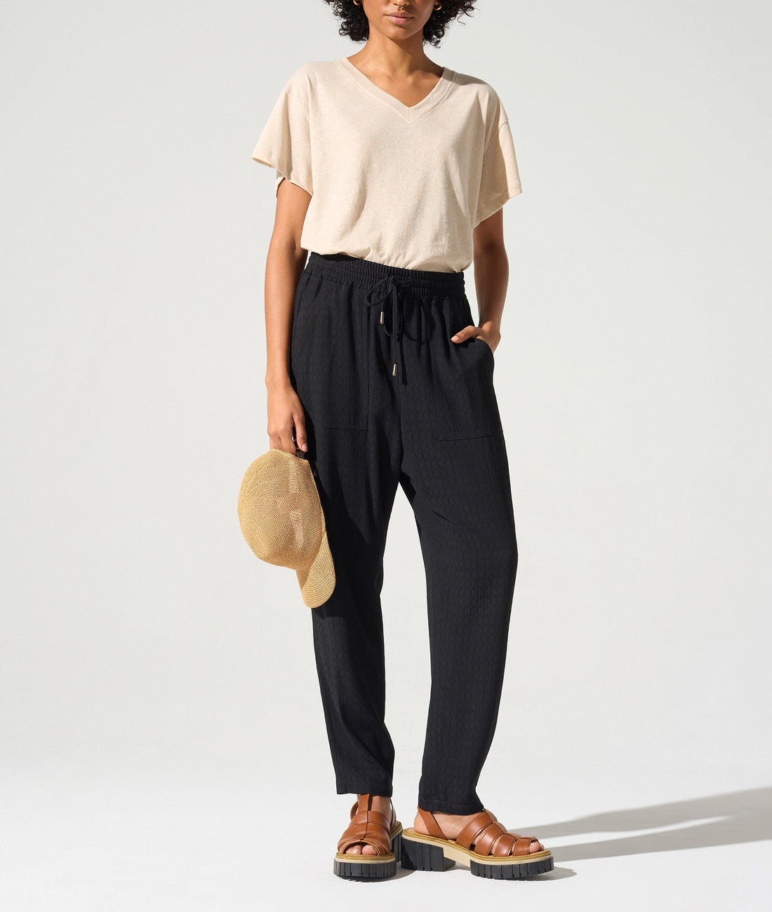 Pantalon droit élastiqué acoté 