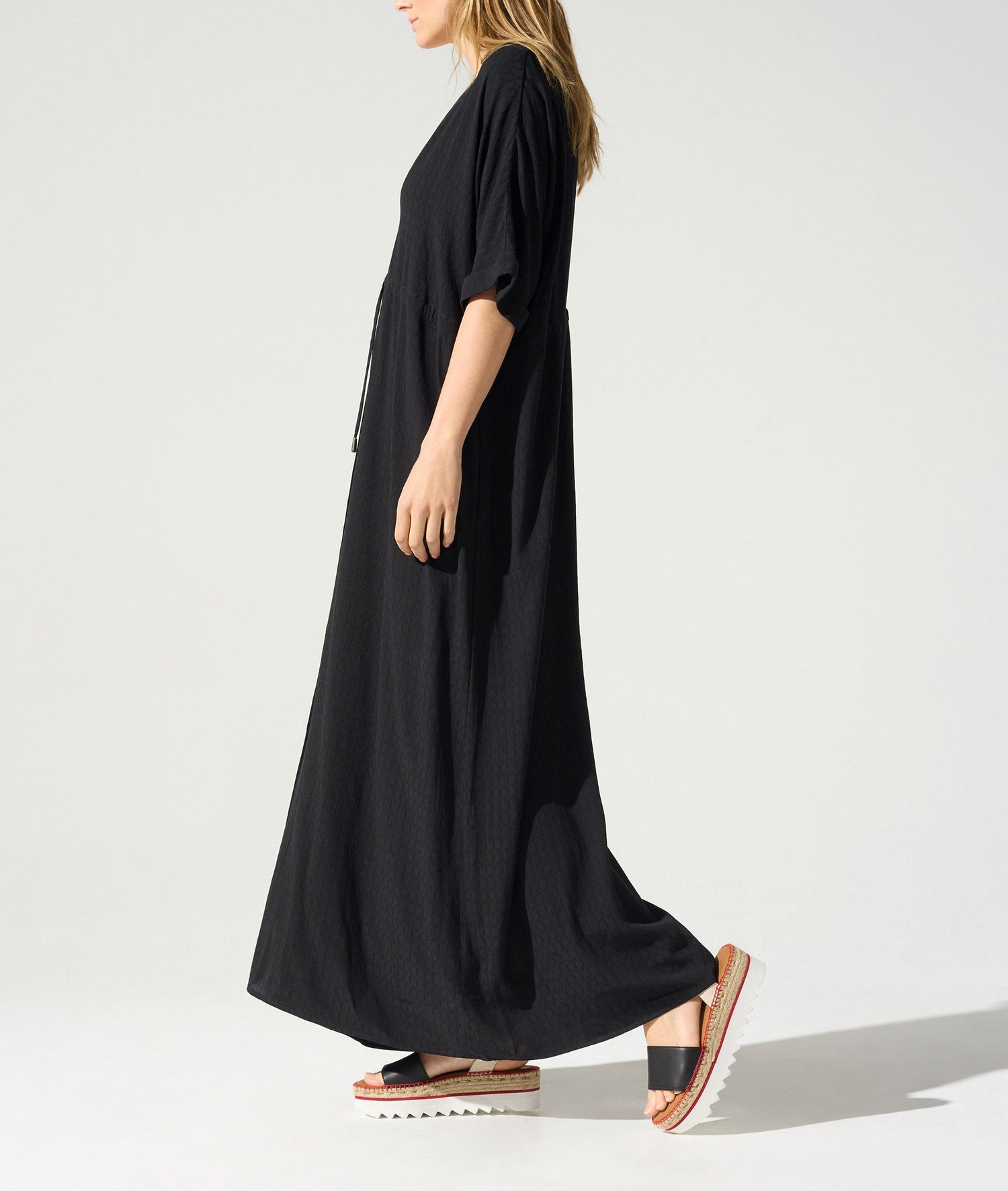 Robe longue et ample acoté 