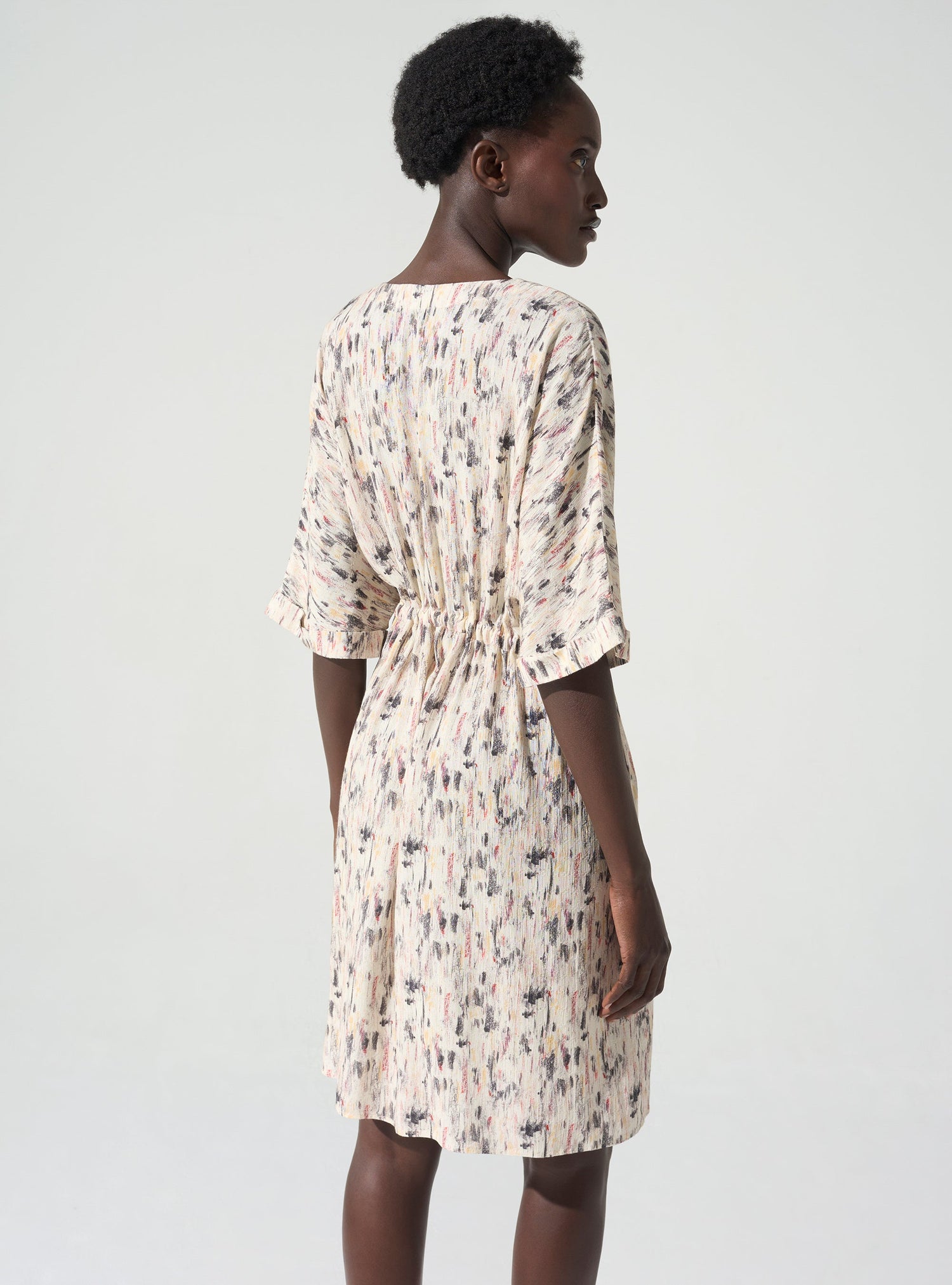 Robe courte encolure V imprimé « En relief »