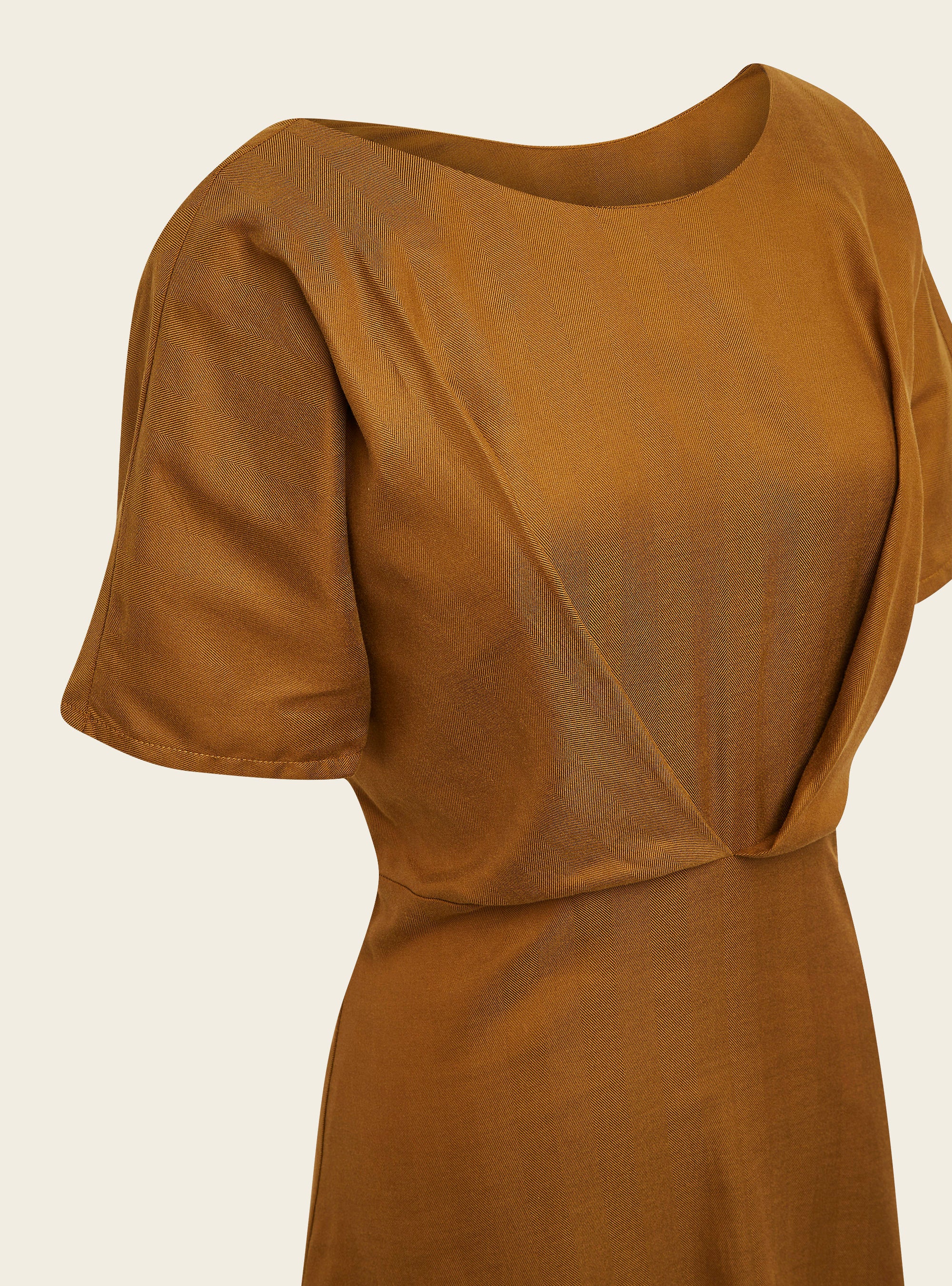 Robe midi asymétrique