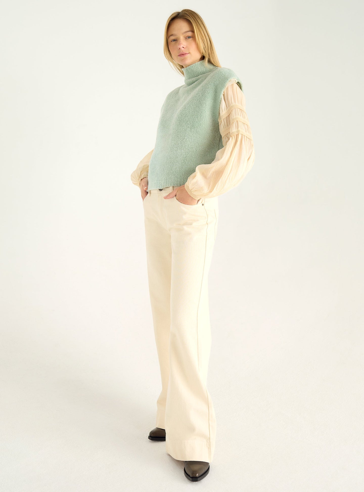 Jean flare taille haute acoté 