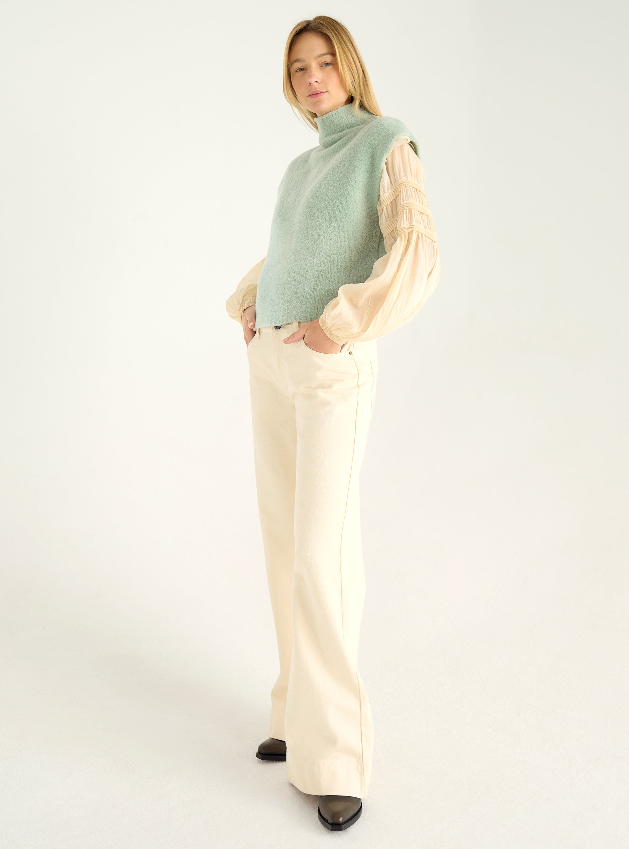 Jean flare taille haute acoté 