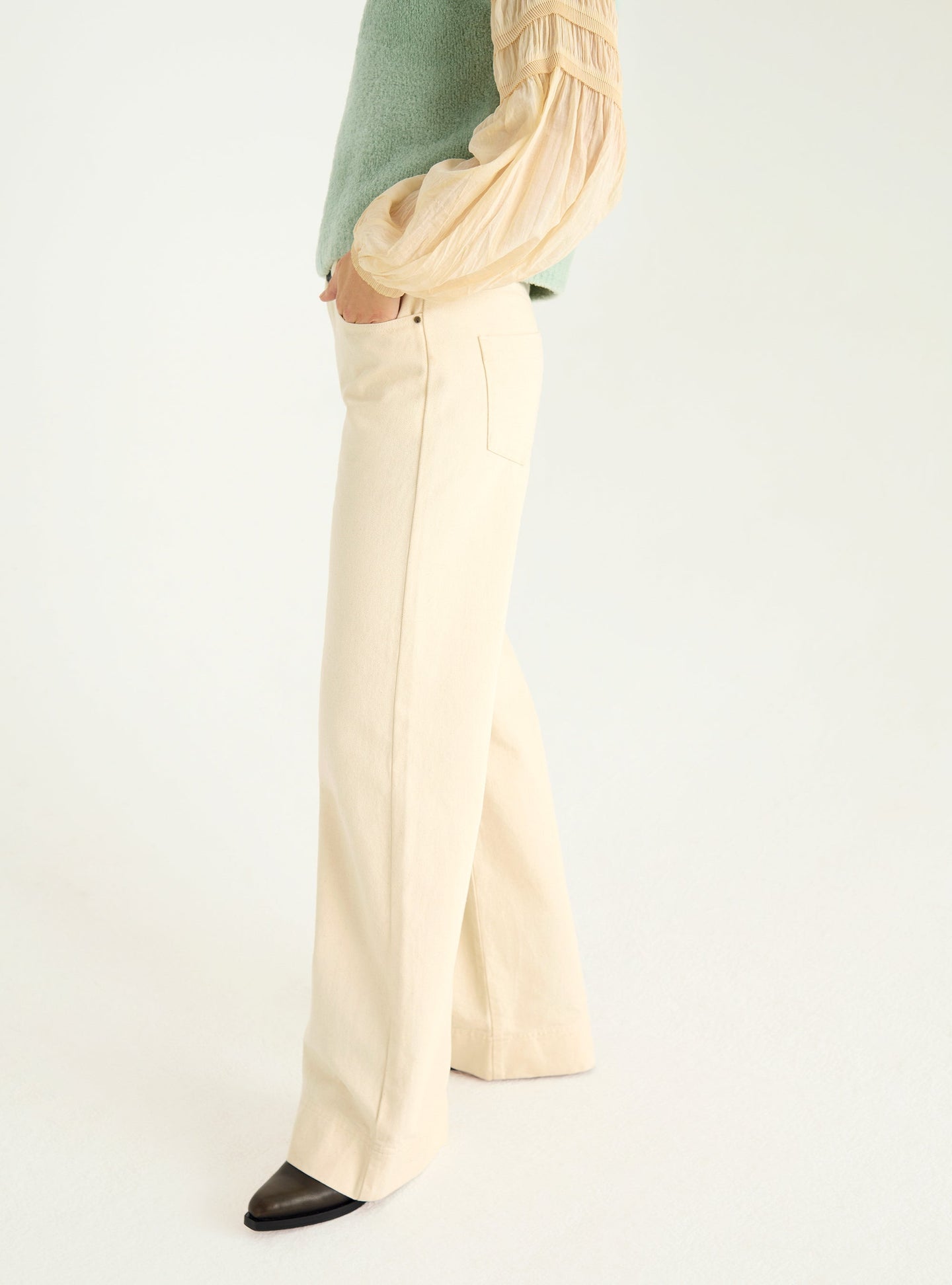 Jean flare taille haute acoté 