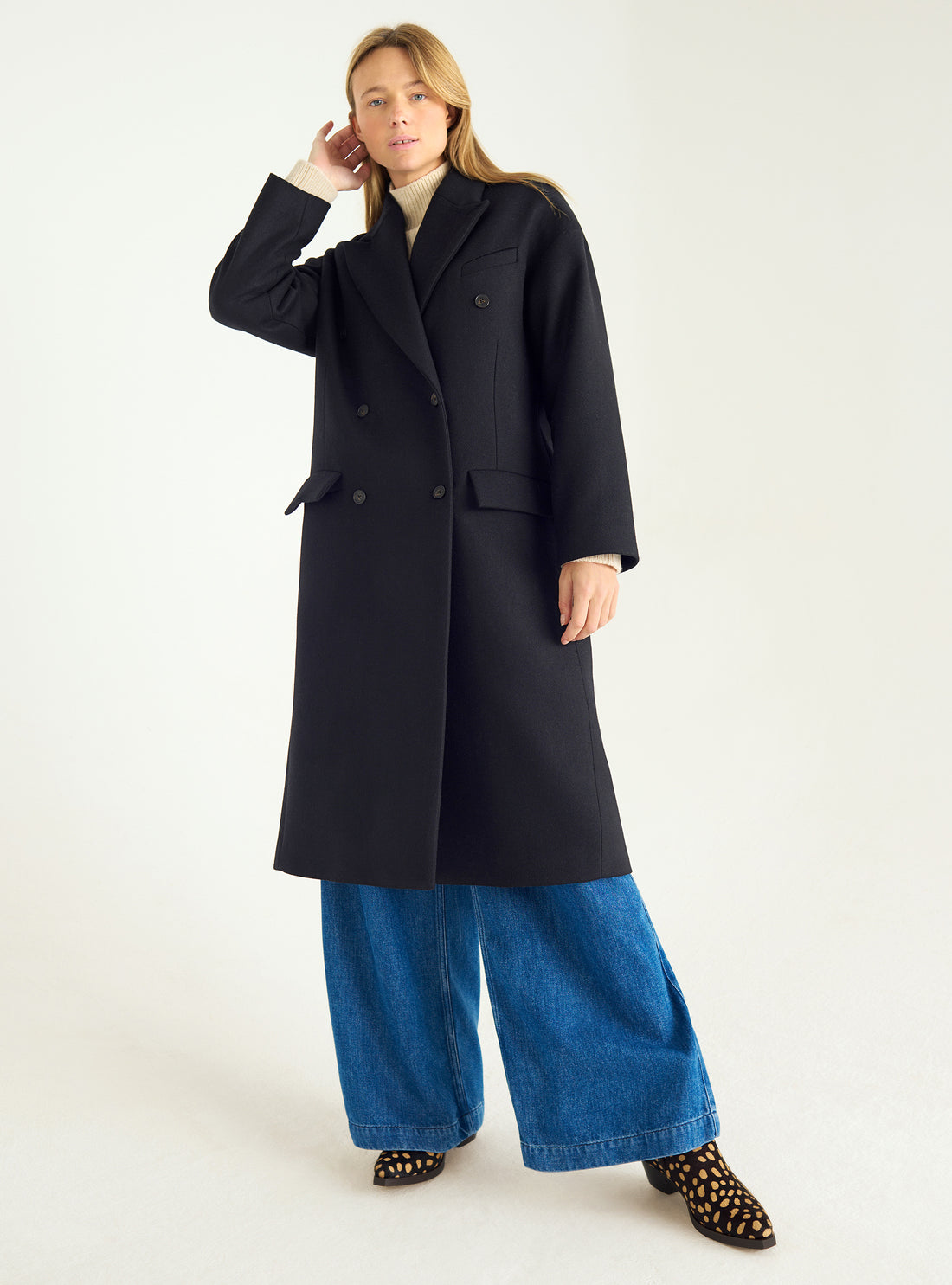 Manteau long croisé en drap de laine recyclée