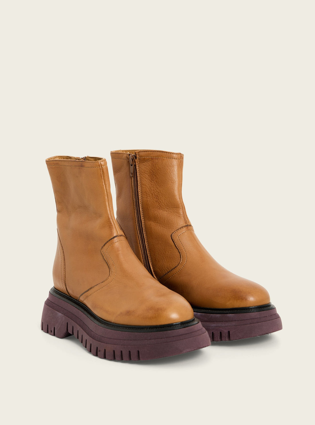 Bottines en cuir tan acoté 