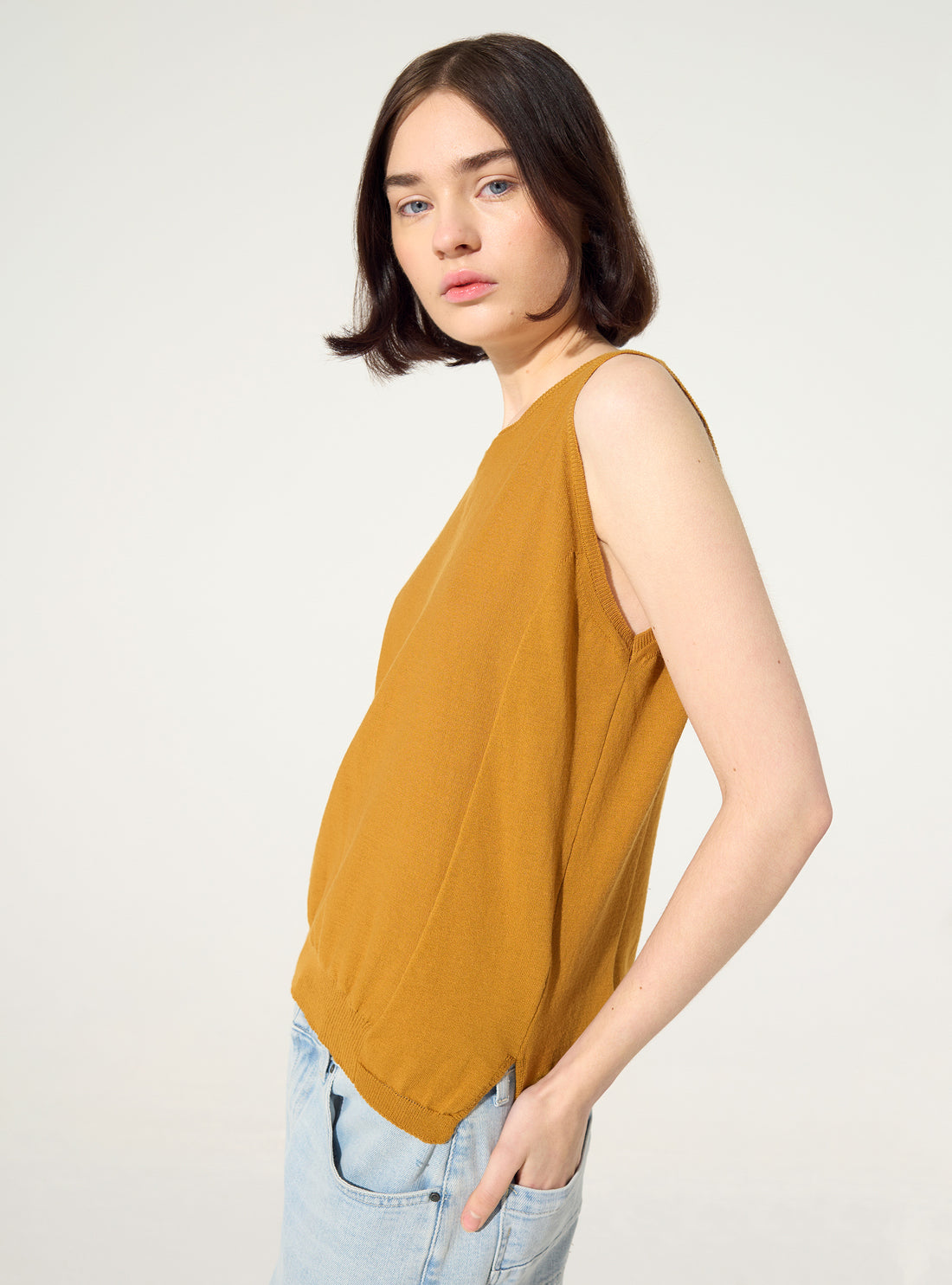 Braunes Tanktop aus Baumwollstrick