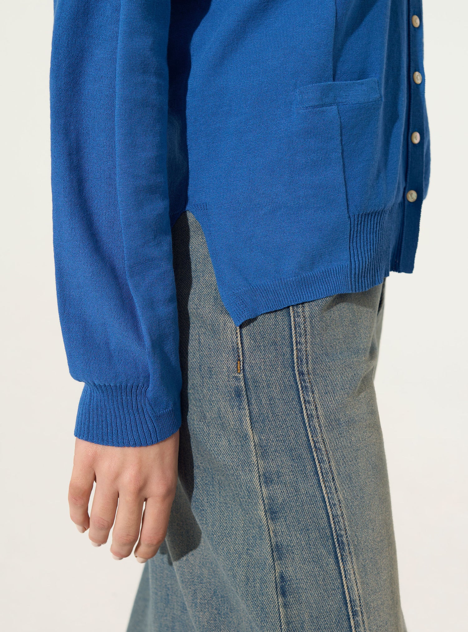 blauer Cardigan aus Bio-Baumwolle