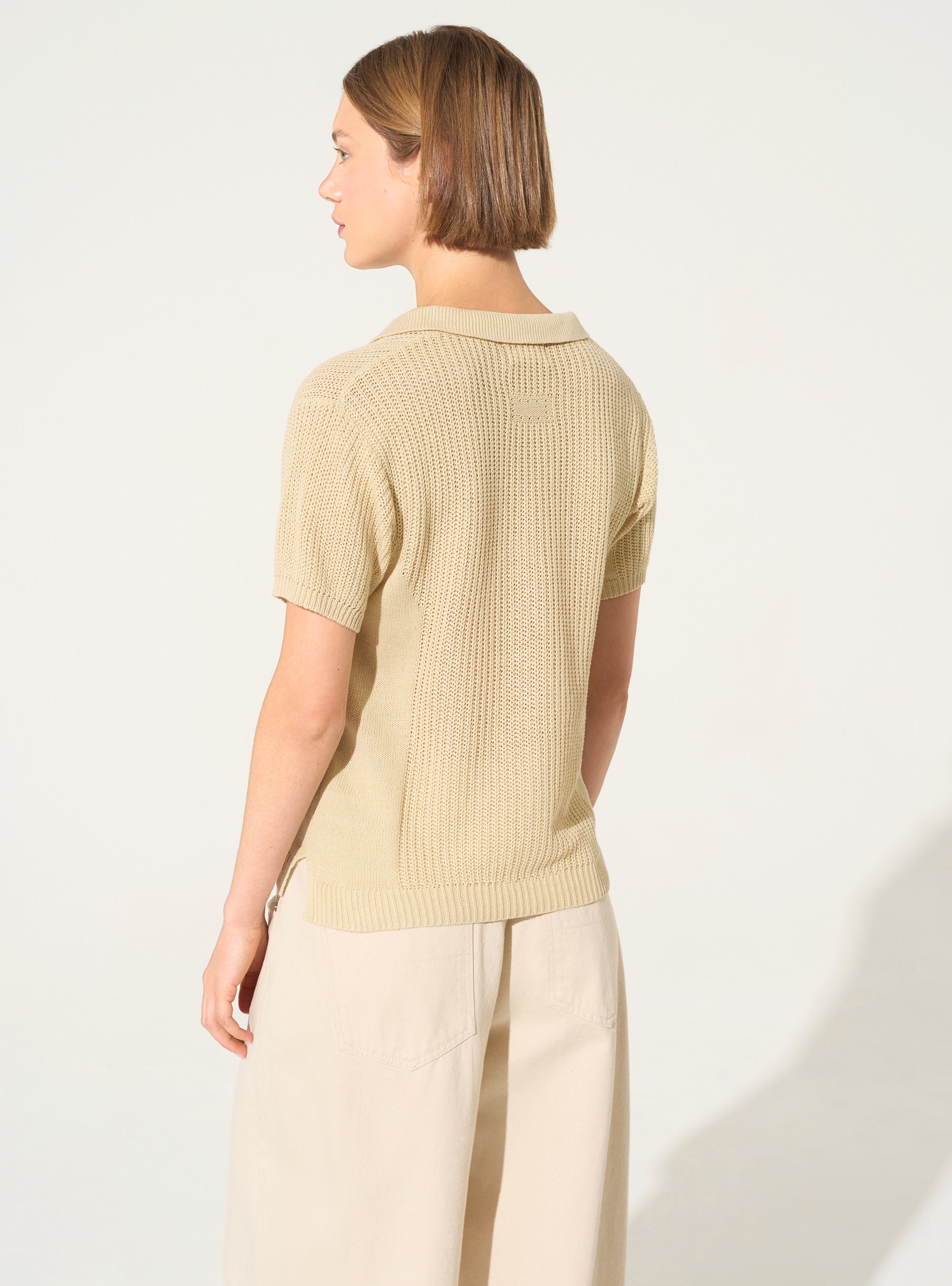 weißes Polohemd aus Baumwolle und Leinen