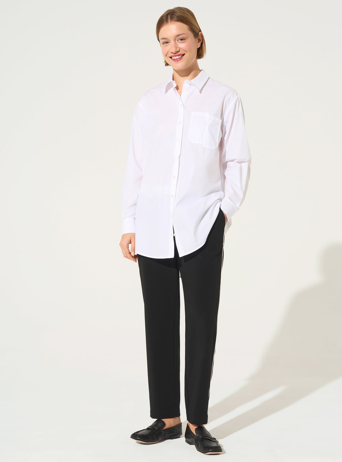 White oversized long-sleeved shirt in organic cotton
