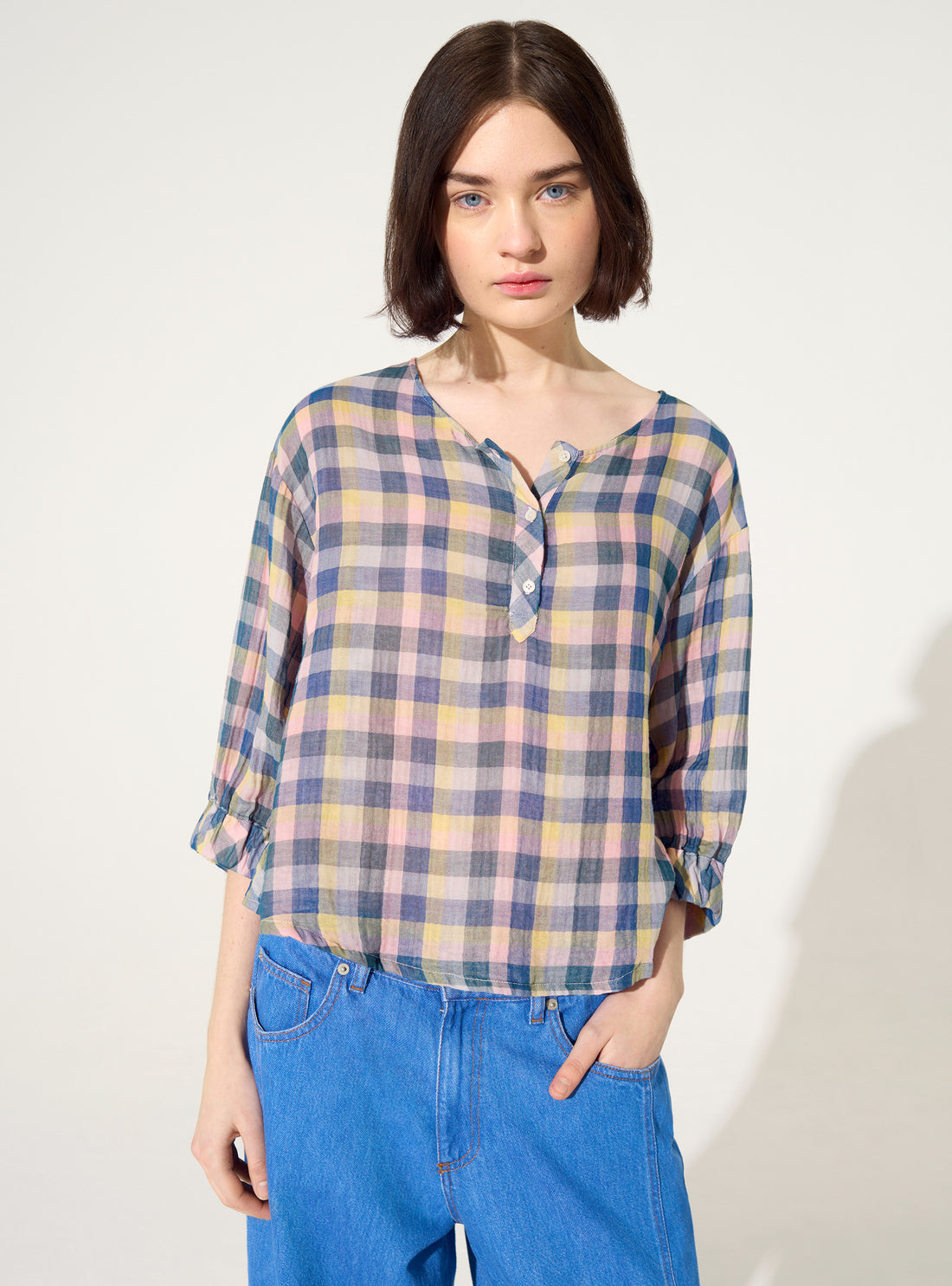 Übergroße blaue Baumwollbluse