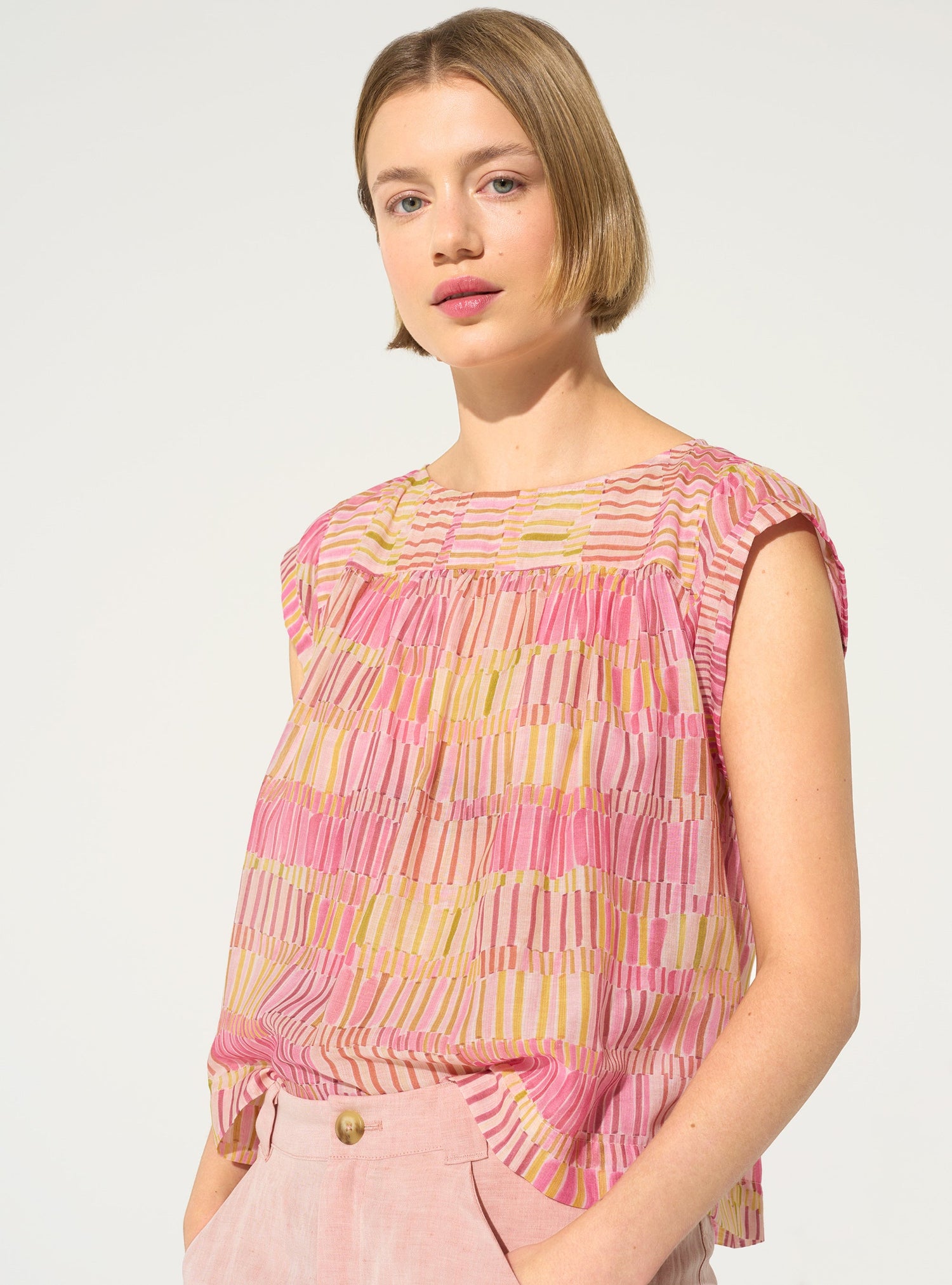 Loose-fitting printed blouse in pink cotton and silk