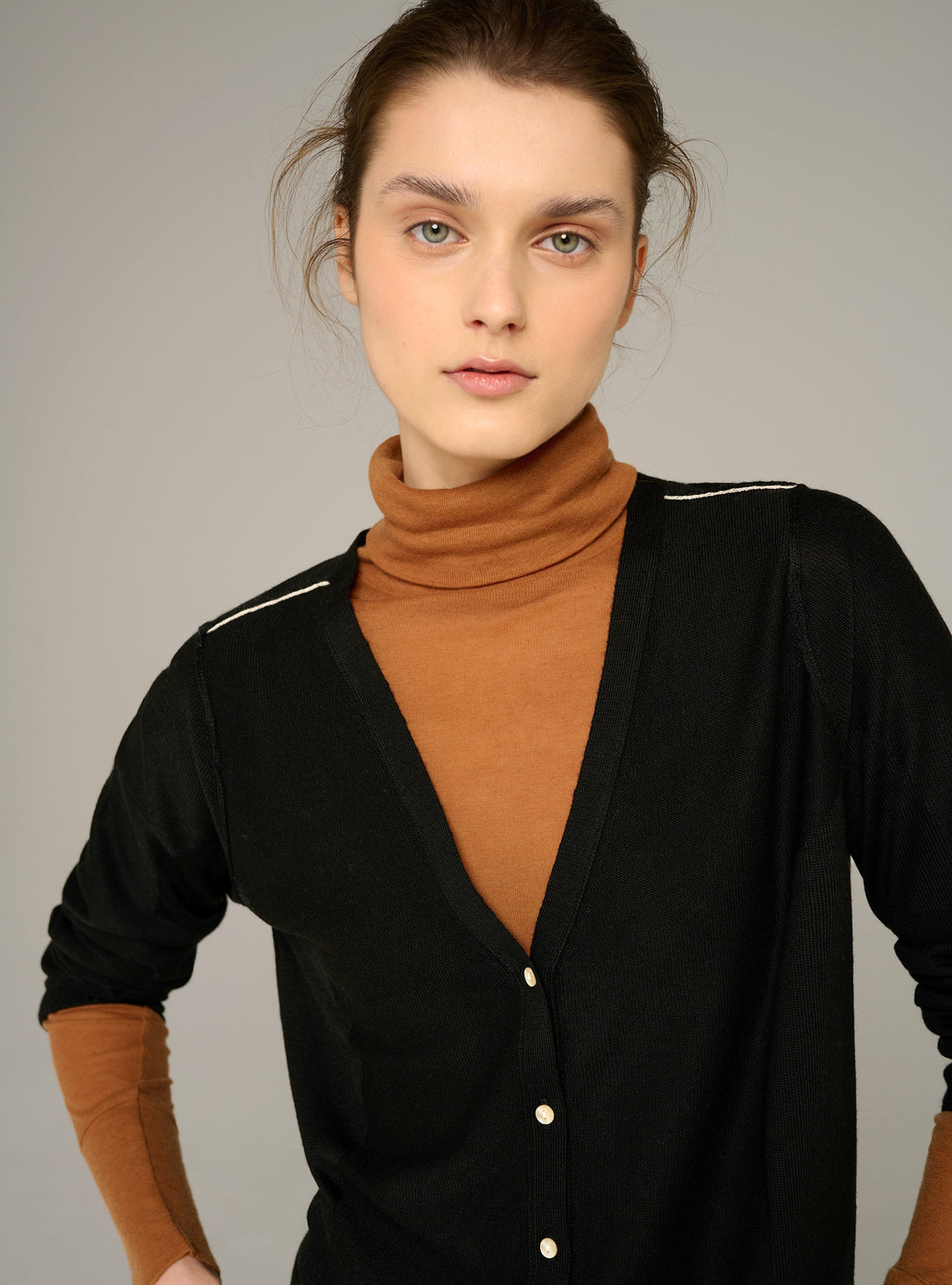 Cotélac acoté cardigan col v maille fine en laine