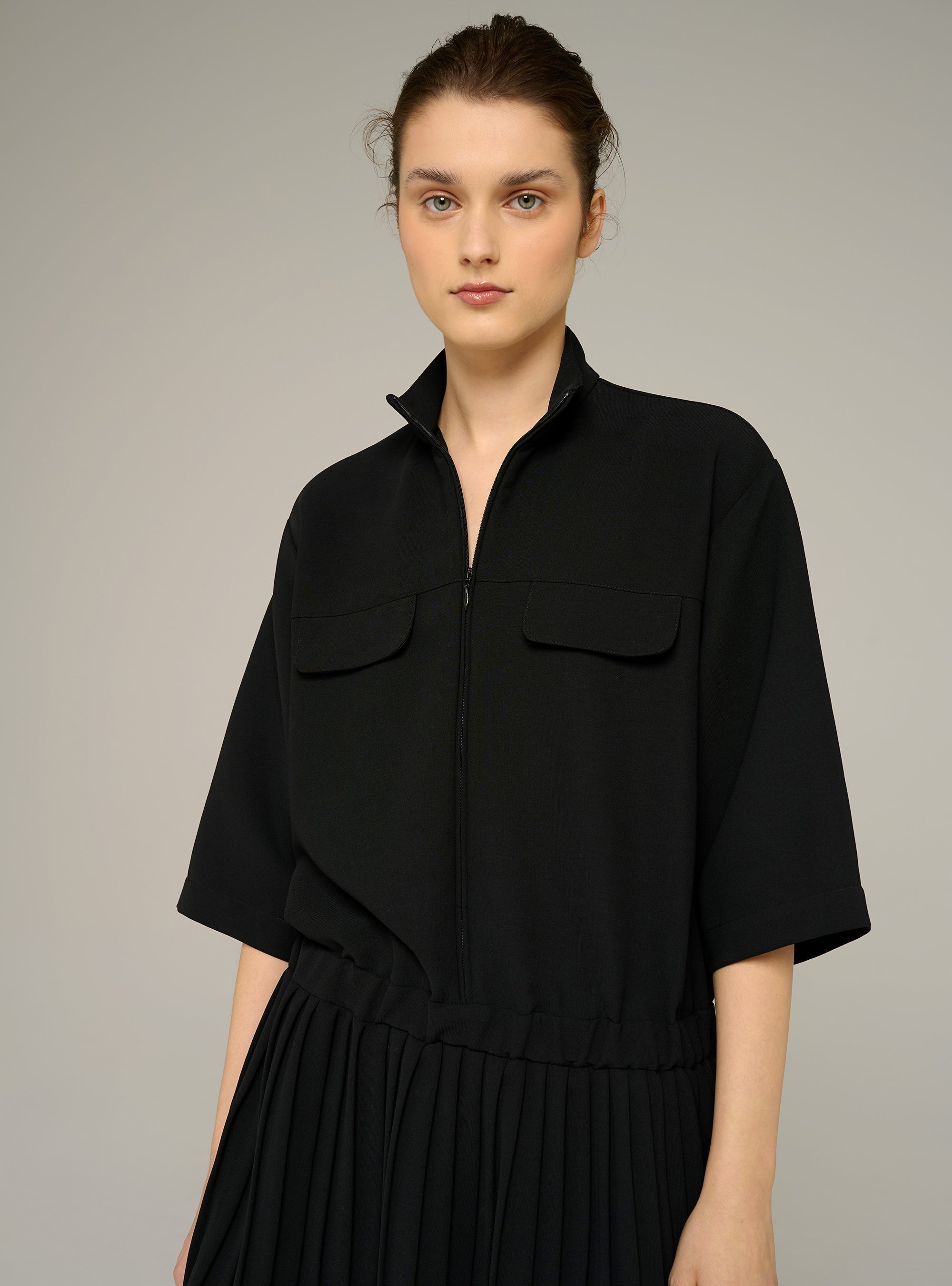 Cotélac acoté robe courte droite plissée