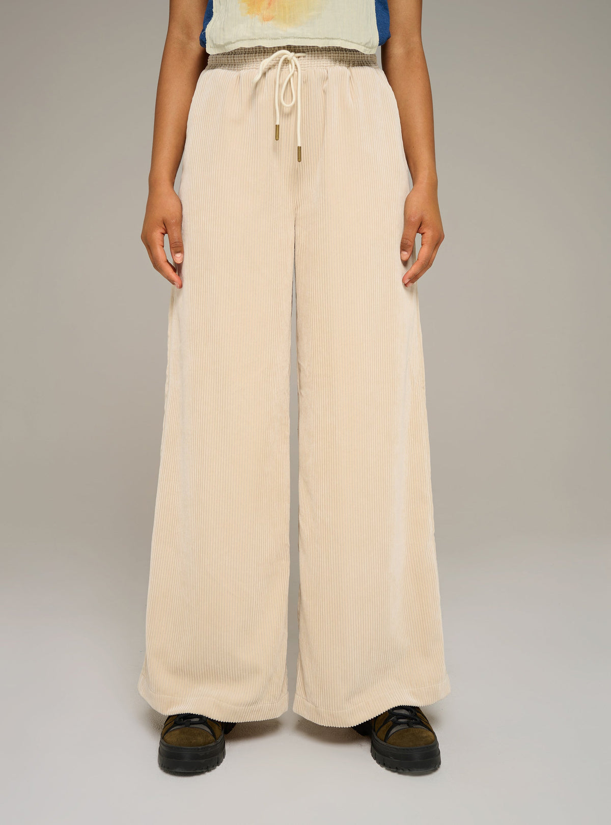 Cotélac acoté pantalon large taille haute en velours grosses côtes