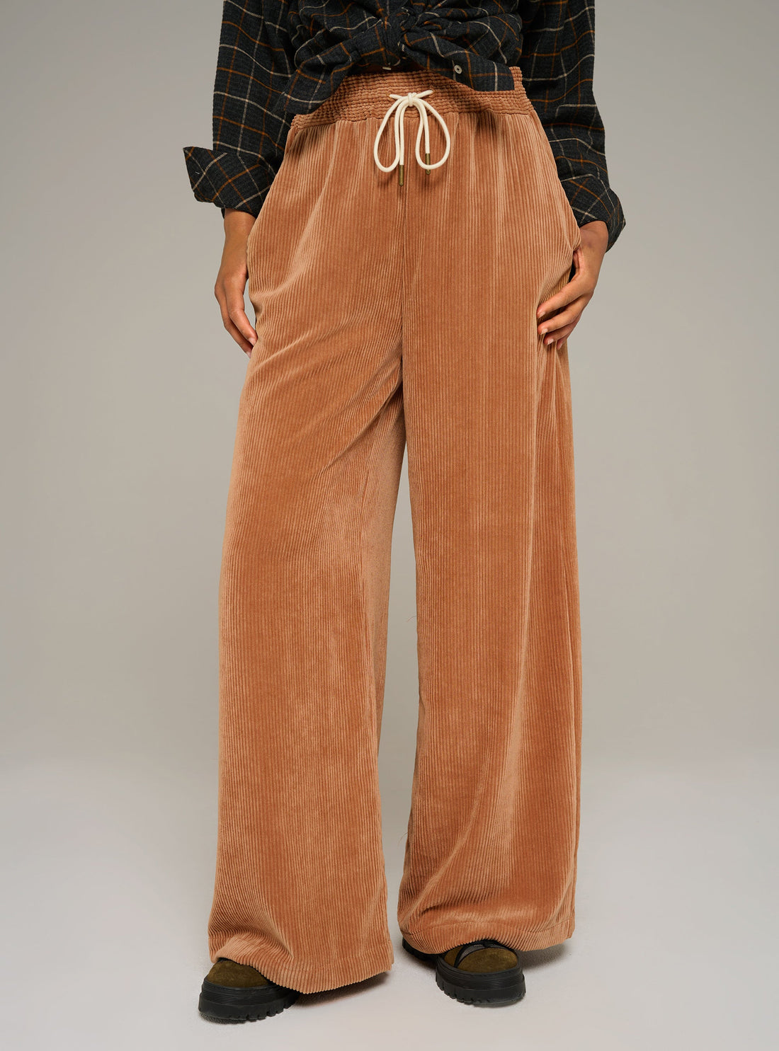 Cotélac acoté pantalon large taille haute en velours grosses côtes