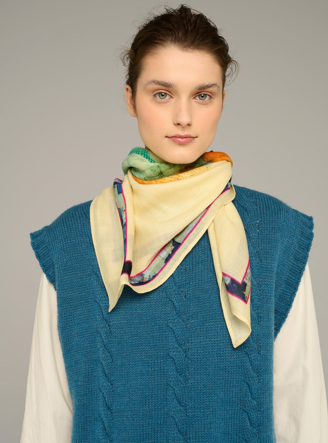 Cotélac acoté foulard grand format en laine imprimé