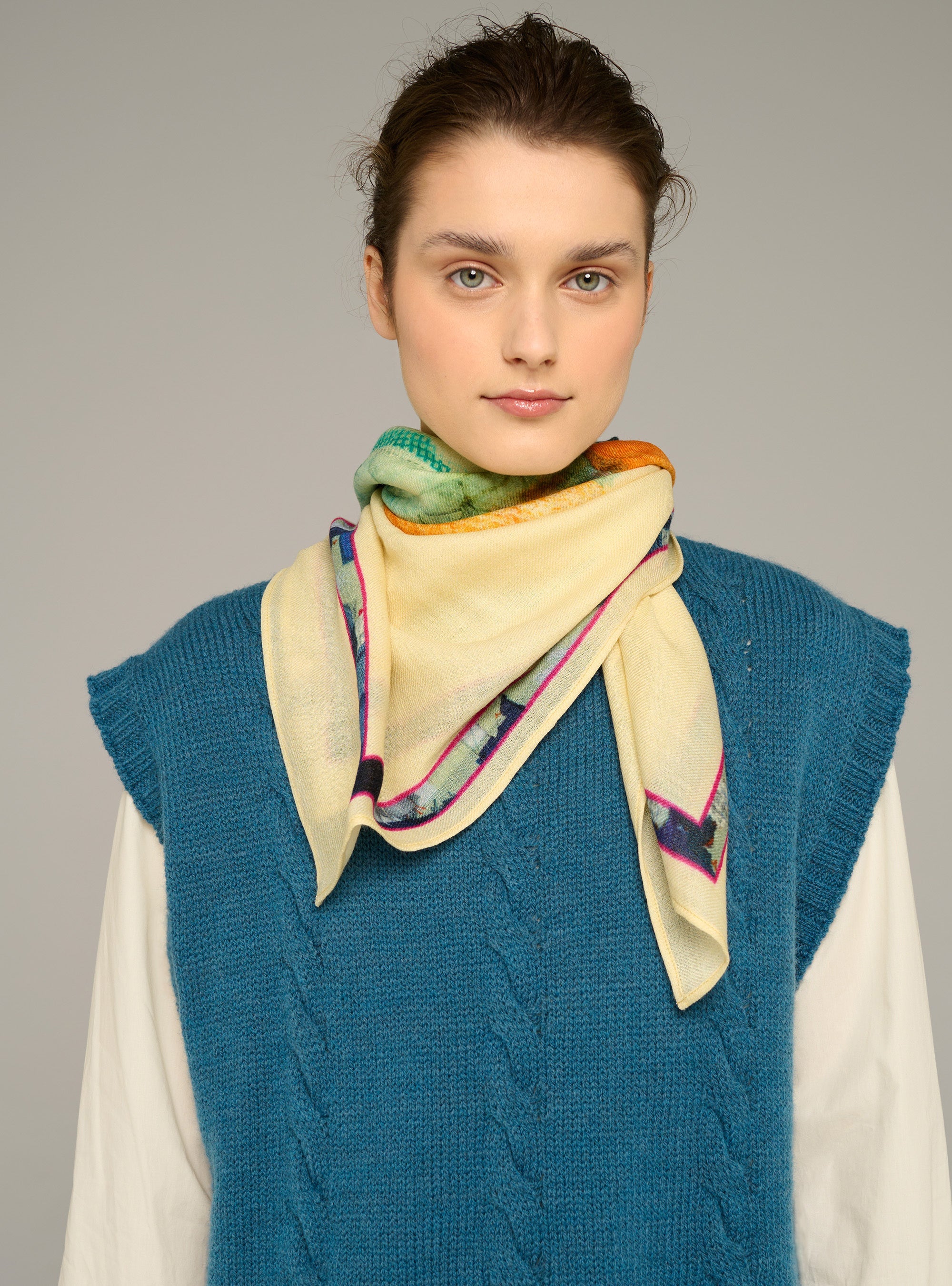 Cotélac acoté foulard grand format en laine imprimé