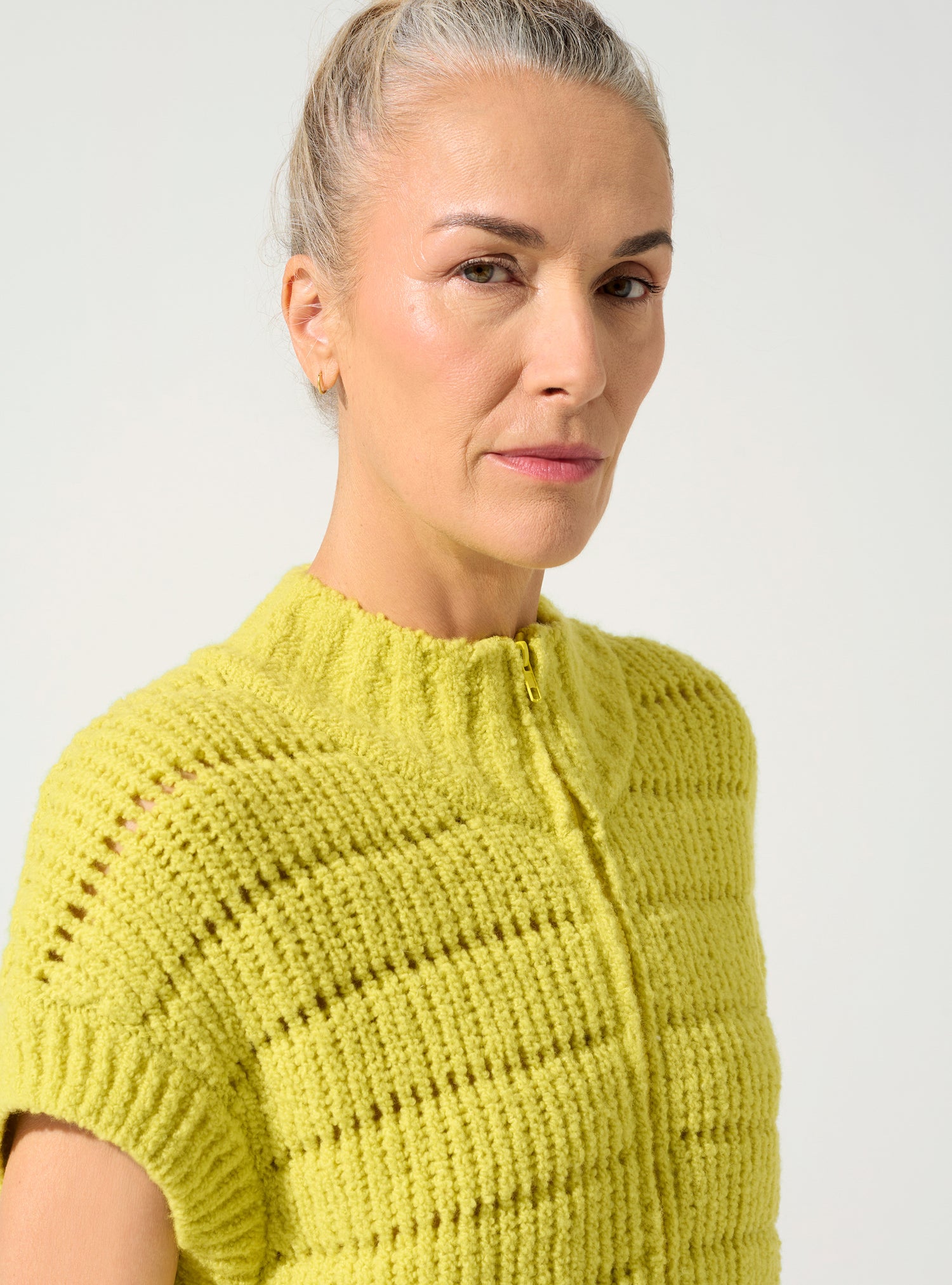 Sleeveless cardigan