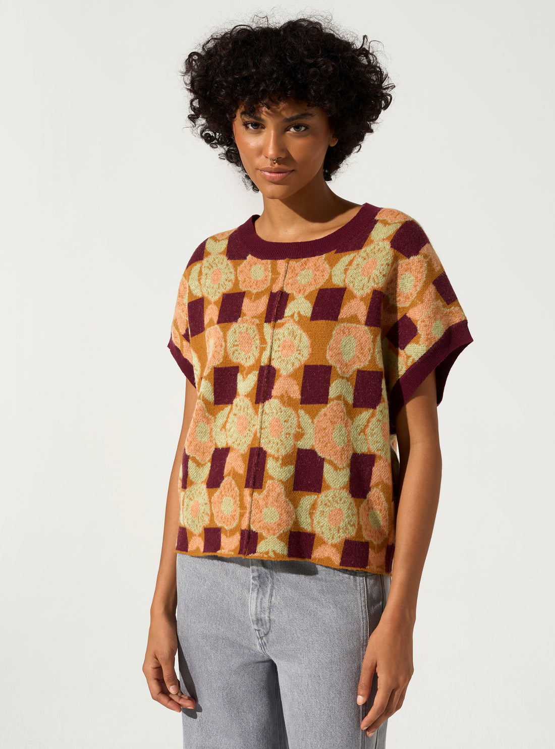 Short sleeve sweater