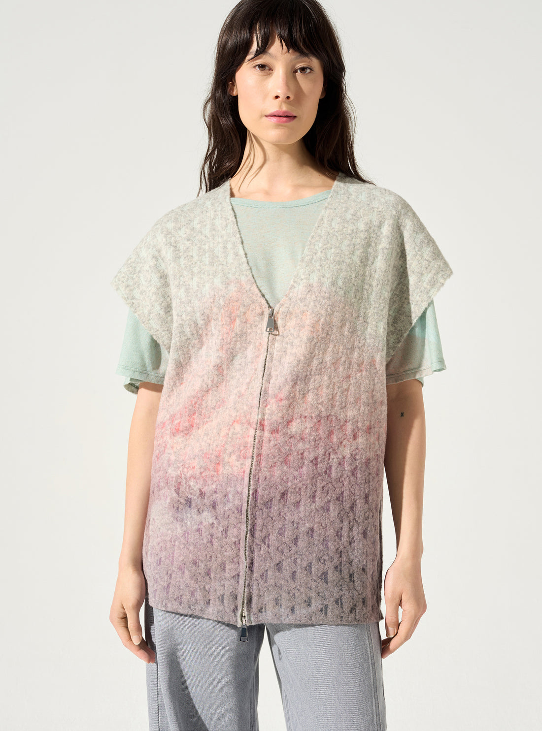 Sleeveless cardigan